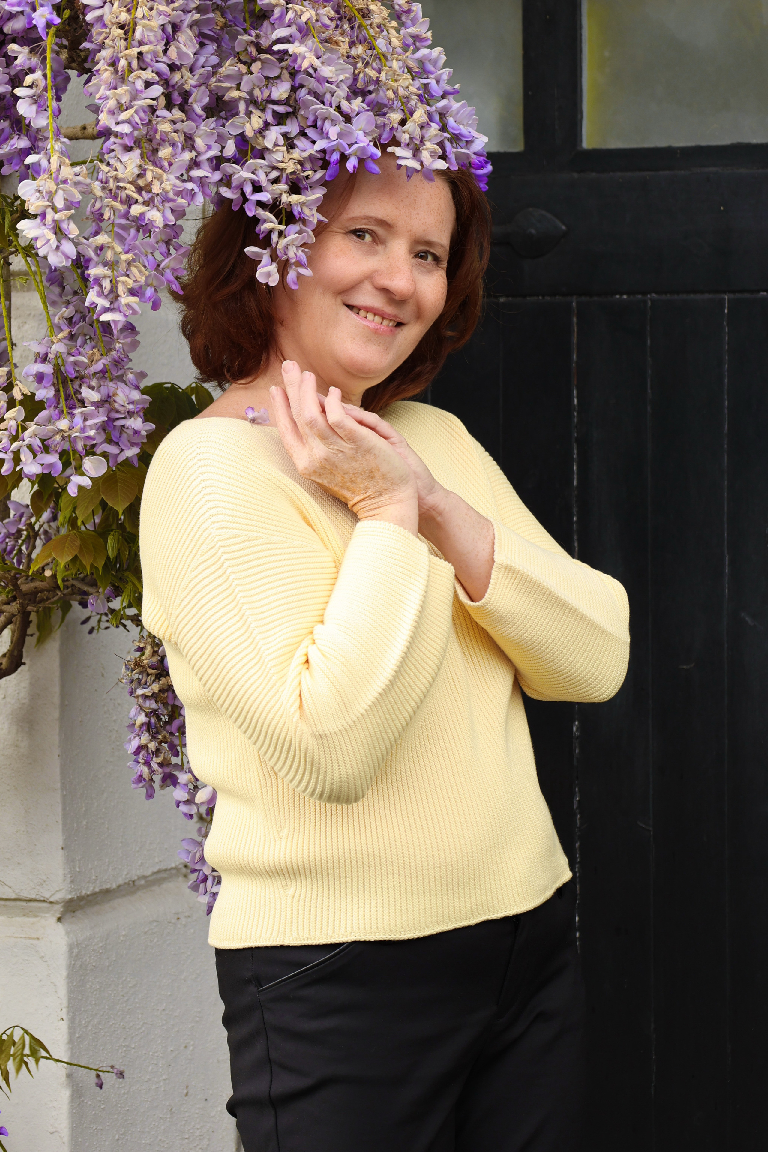 Wisteria in Wimbledon. Couples and portraits photographer Wimbledon London