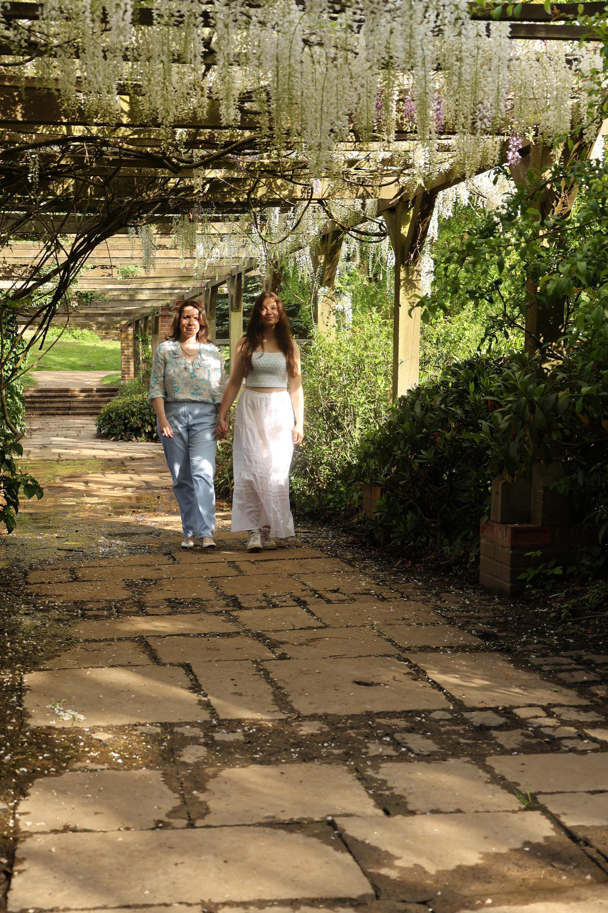 Katrin and Lydia. Couples and portraits photographer Wimbledon London