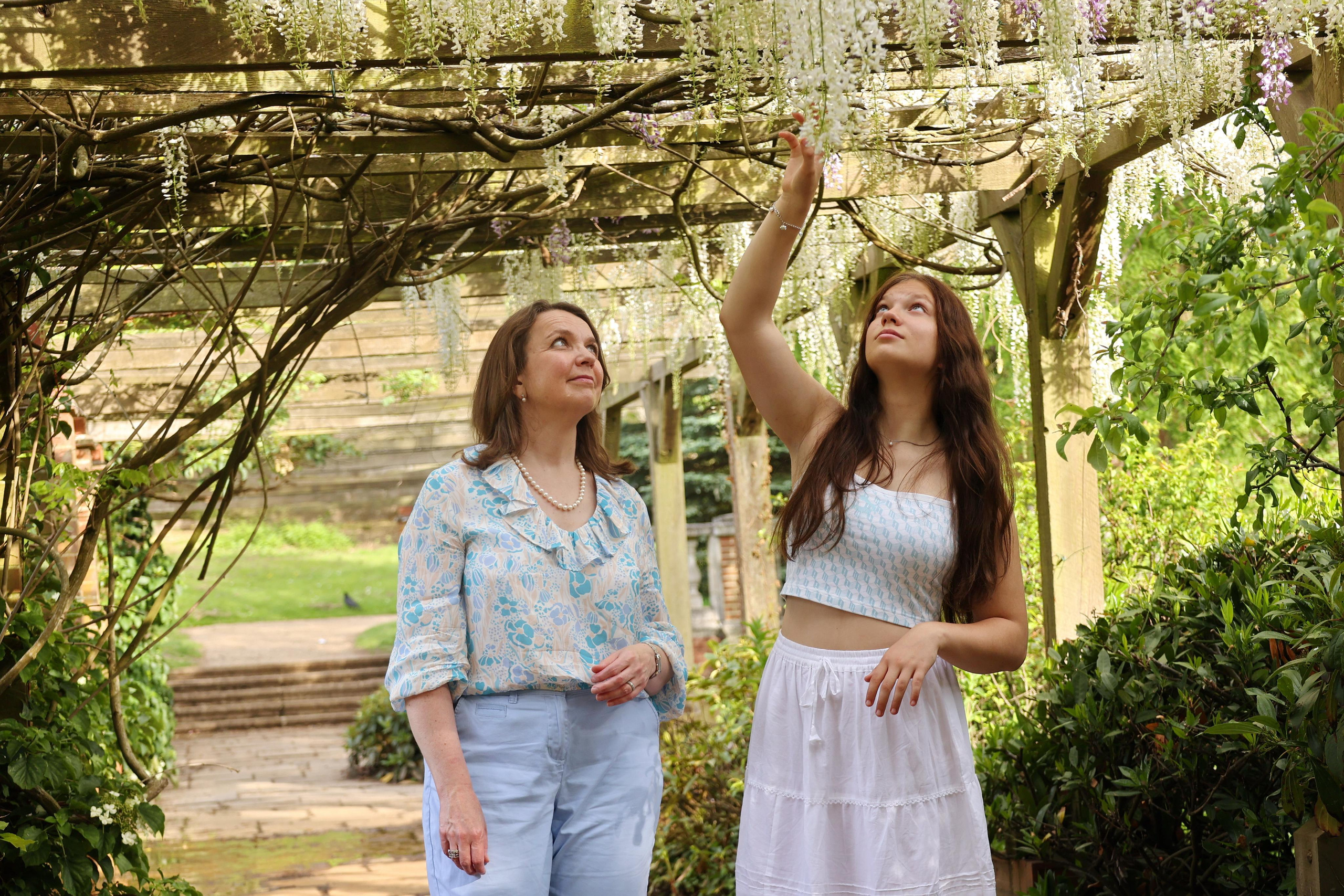 Katrin and Lydia. Couples and portraits photographer Wimbledon London