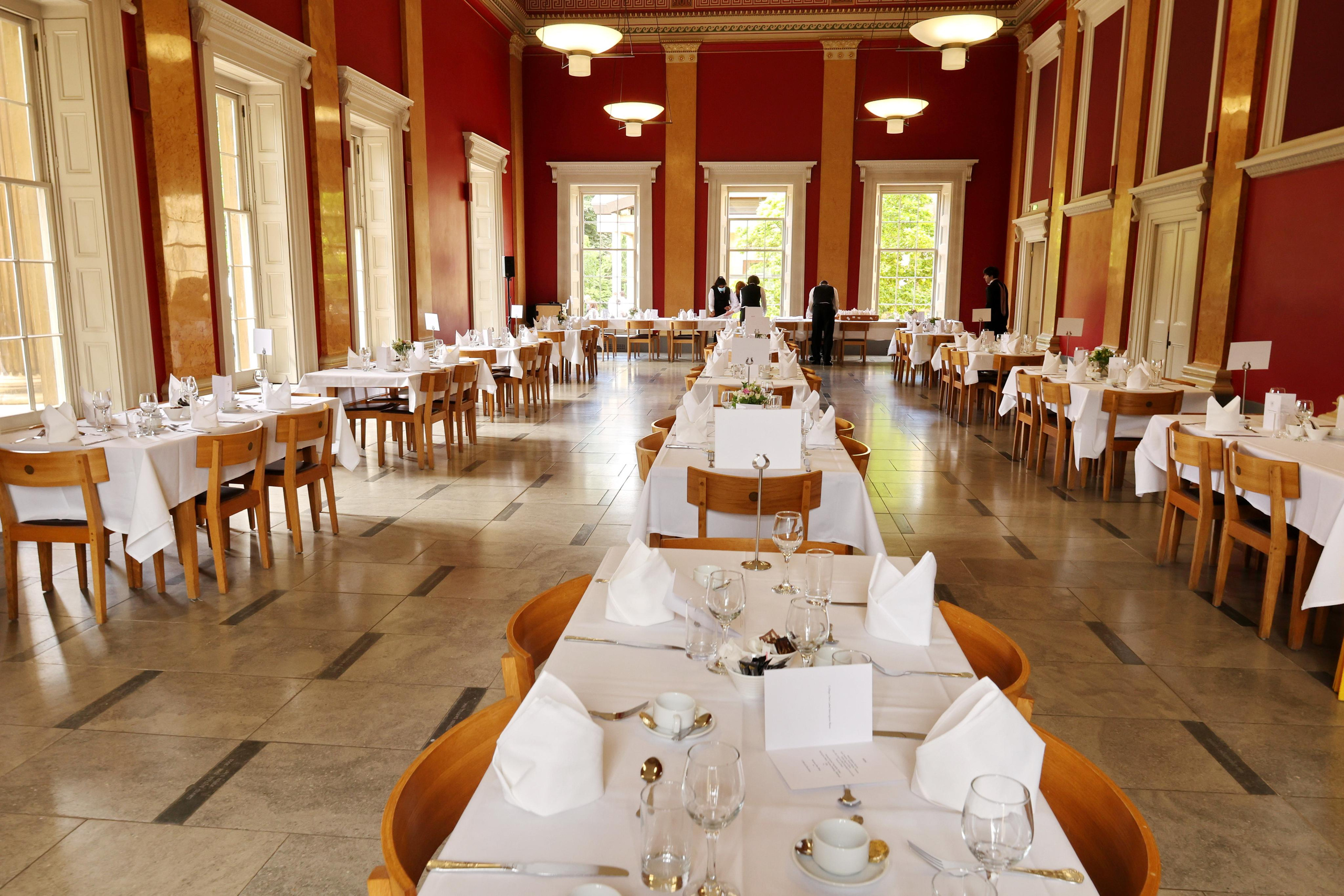 Andrei’s Graduation, Cambridge. Couples and portraits photographer Wimbledon London