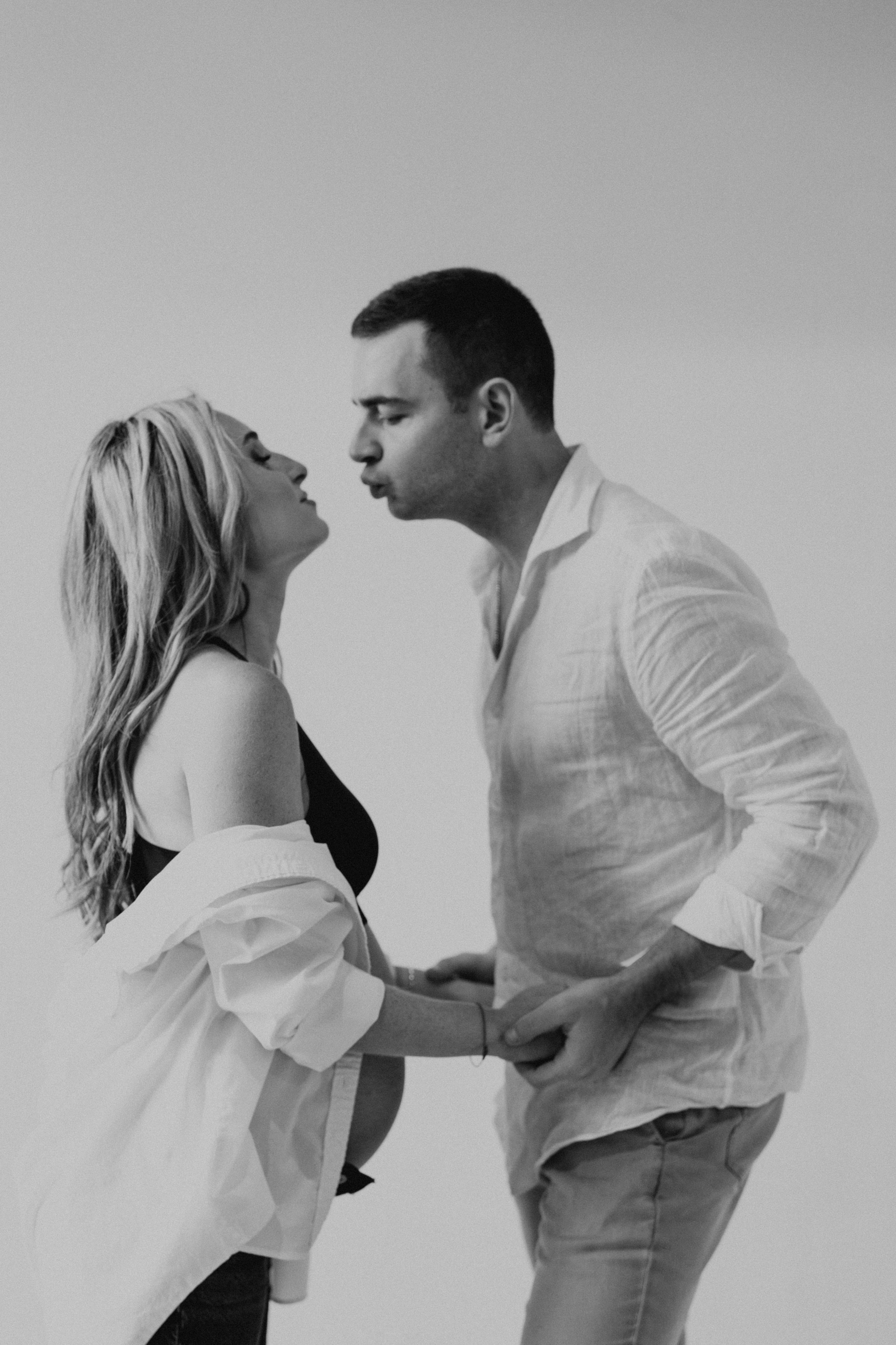 Alexa. Modern maternity photographer in Long Island New York