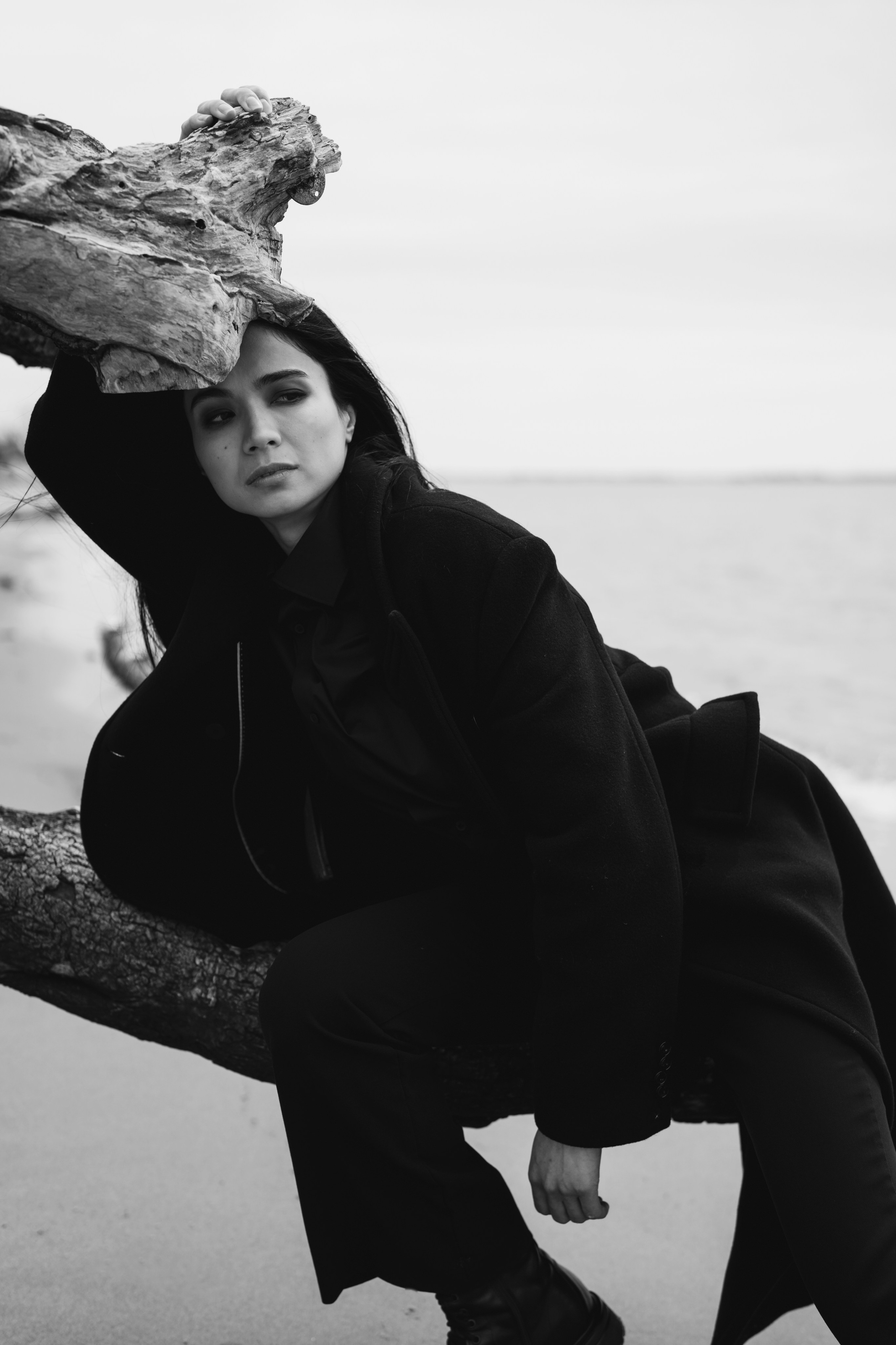 Shirin Beach. Modern maternity photographer in Long Island New York