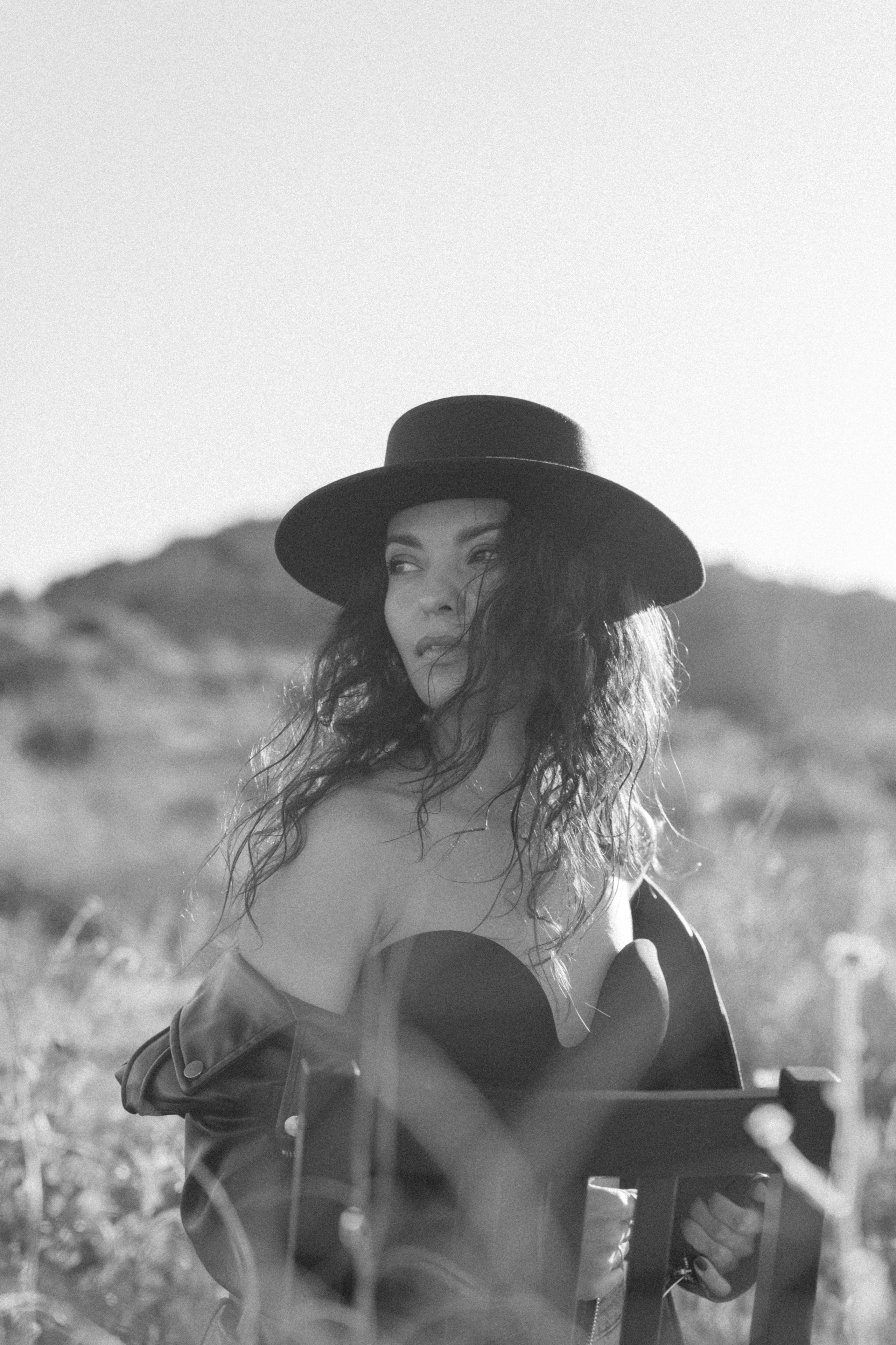 Morning photoshoot in the field. Portrait, family, maternity & wedding photography & videography in SoCal Kseni Vibe