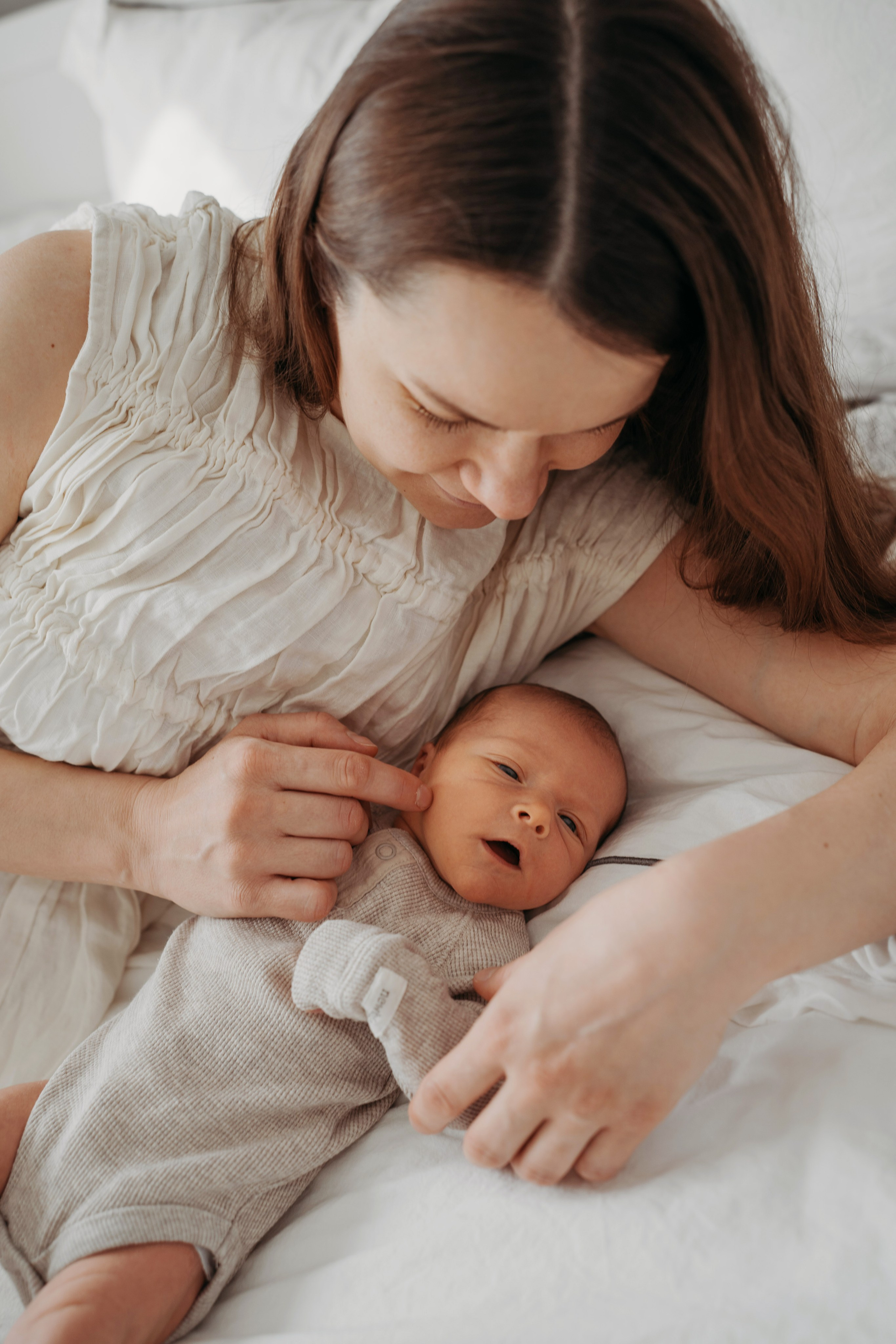 Лео и Соня (10 дней и 5 лет). Фотограф новорожденных и детей первого года Евгения Михалькевич