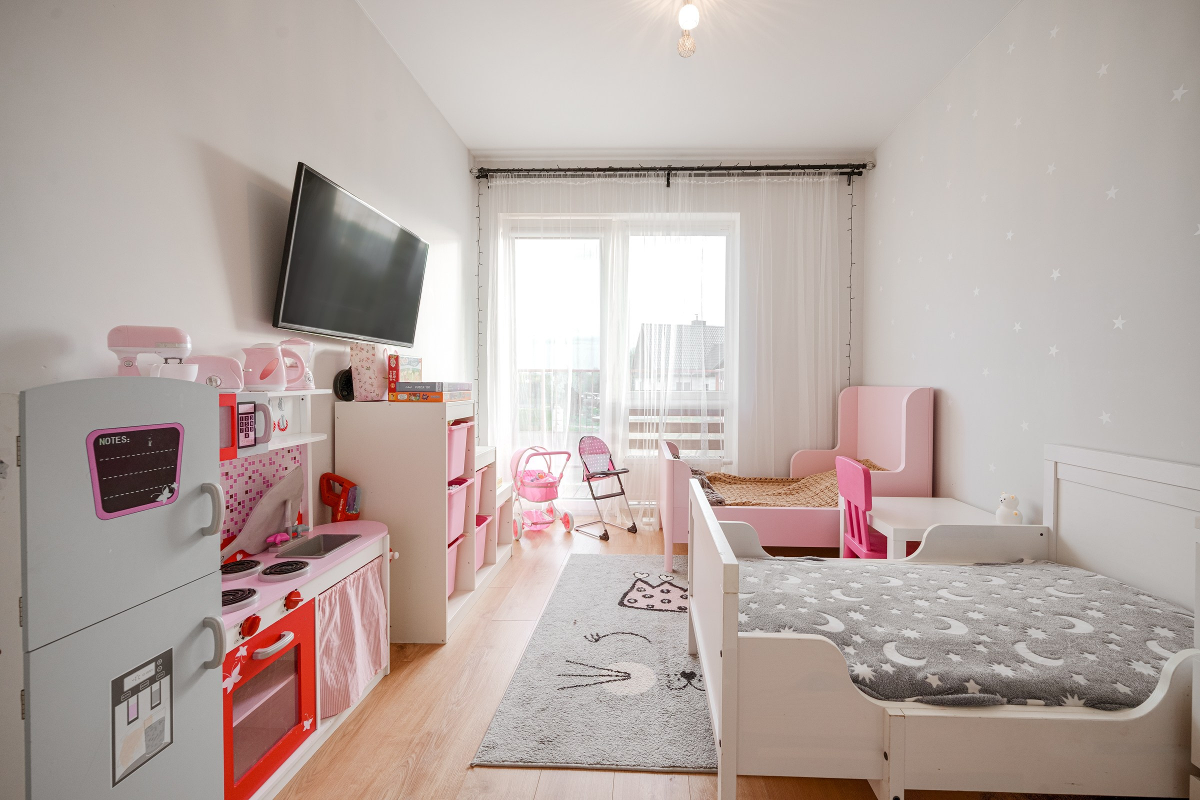 N.Lentvaris. Elina Sapiega fotografė Vilniuje