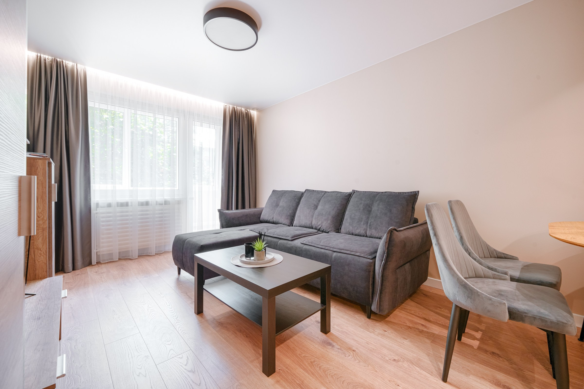 Tuskulėnų g. 8. Elina Sapiega fotografė Vilniuje