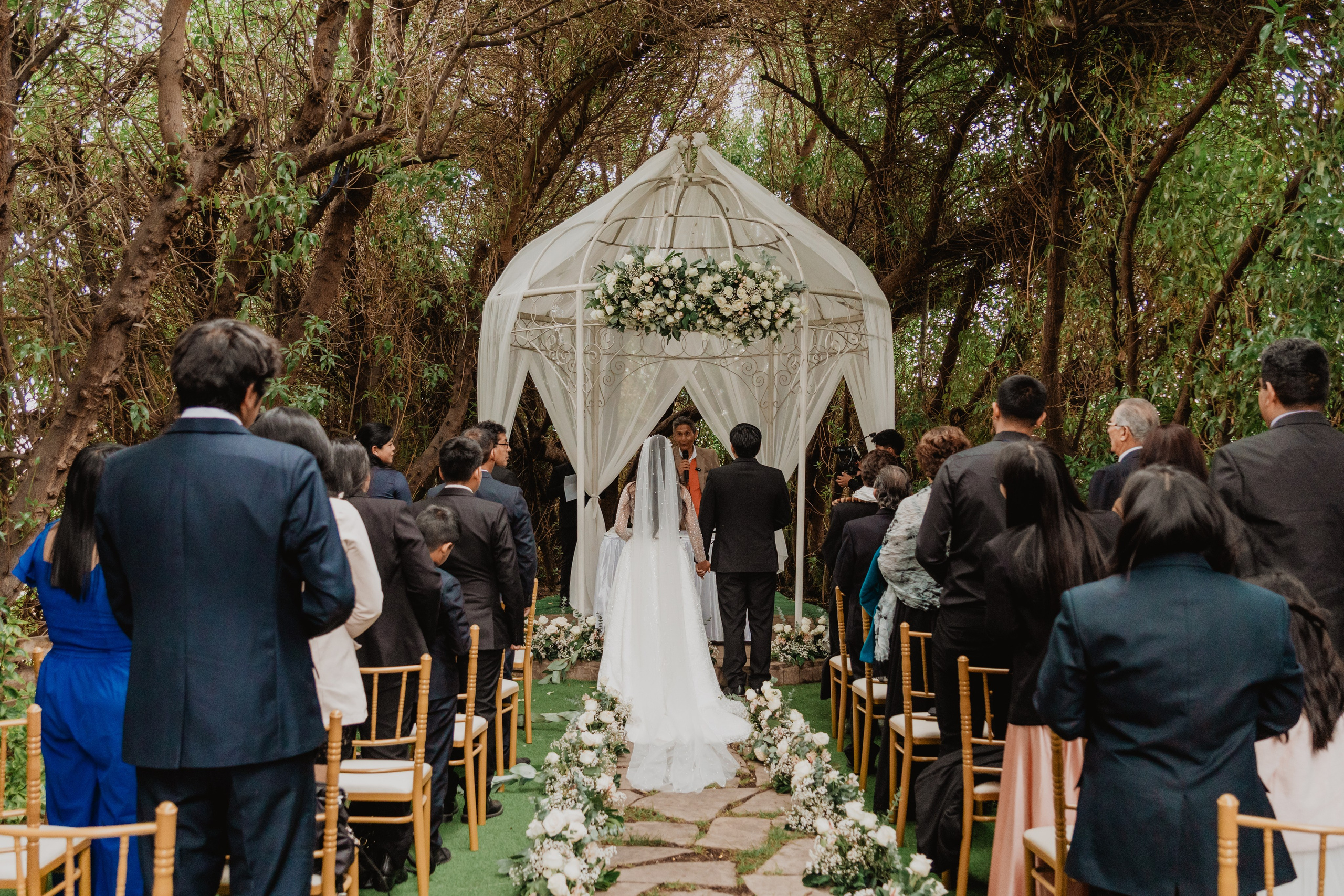 FERNANDO + MARIBEL | BODA RELIGIOSA. Studio KVTA | Fotografía y Video de Bodas en Arequipa