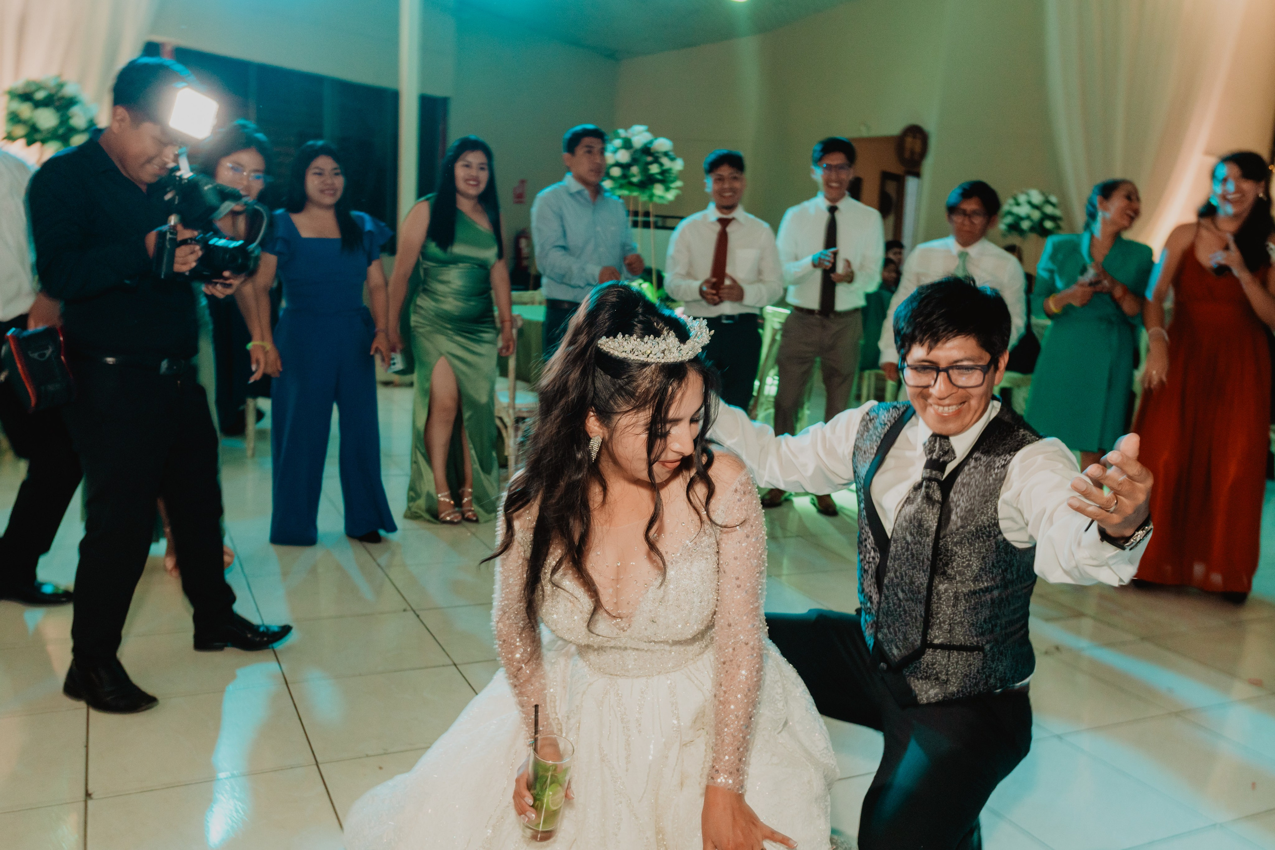 FERNANDO + MARIBEL | BODA RELIGIOSA. Studio KVTA | Fotografía y Video de Bodas en Arequipa