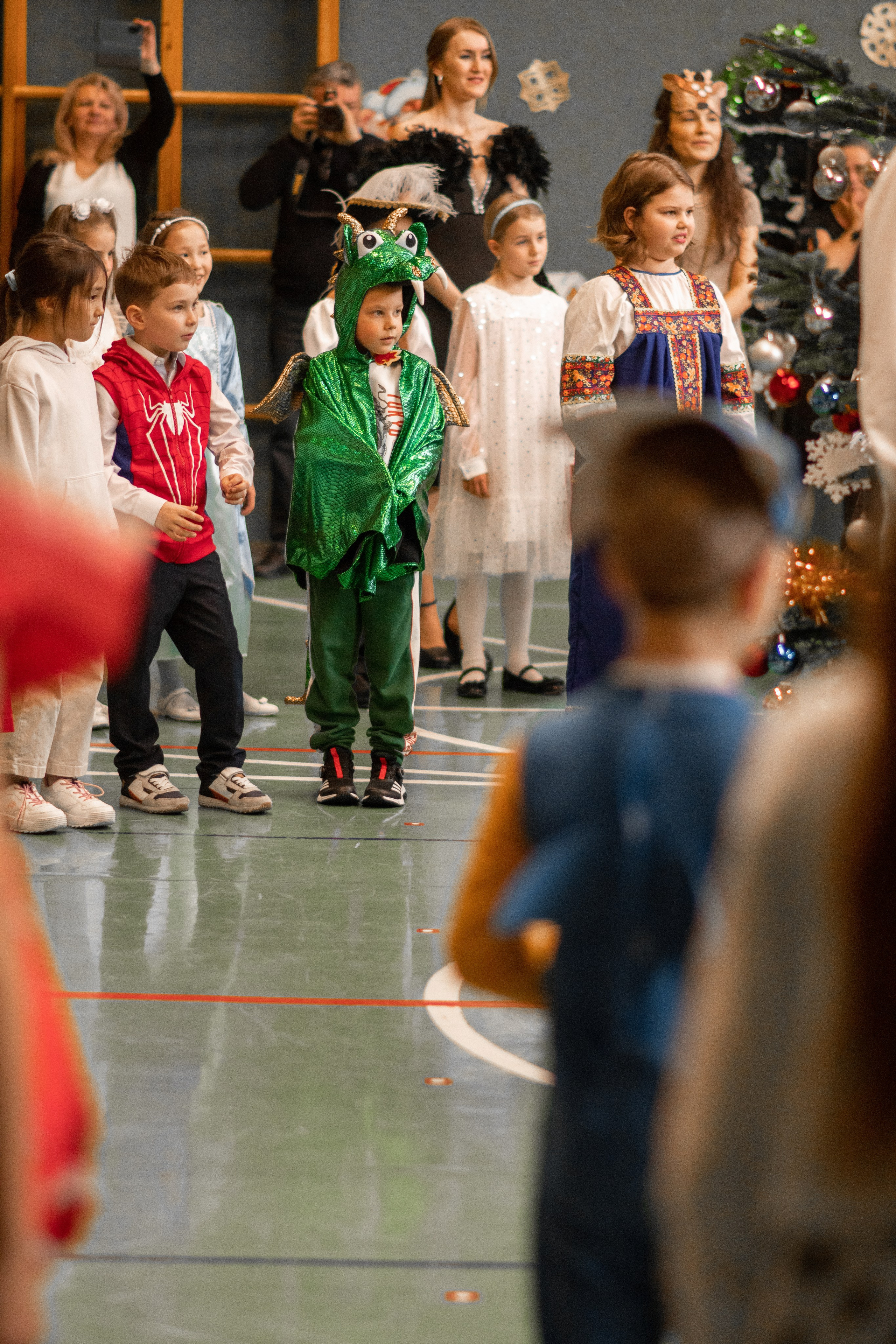 Новогодний хоровод. Семейный и детский фотограф