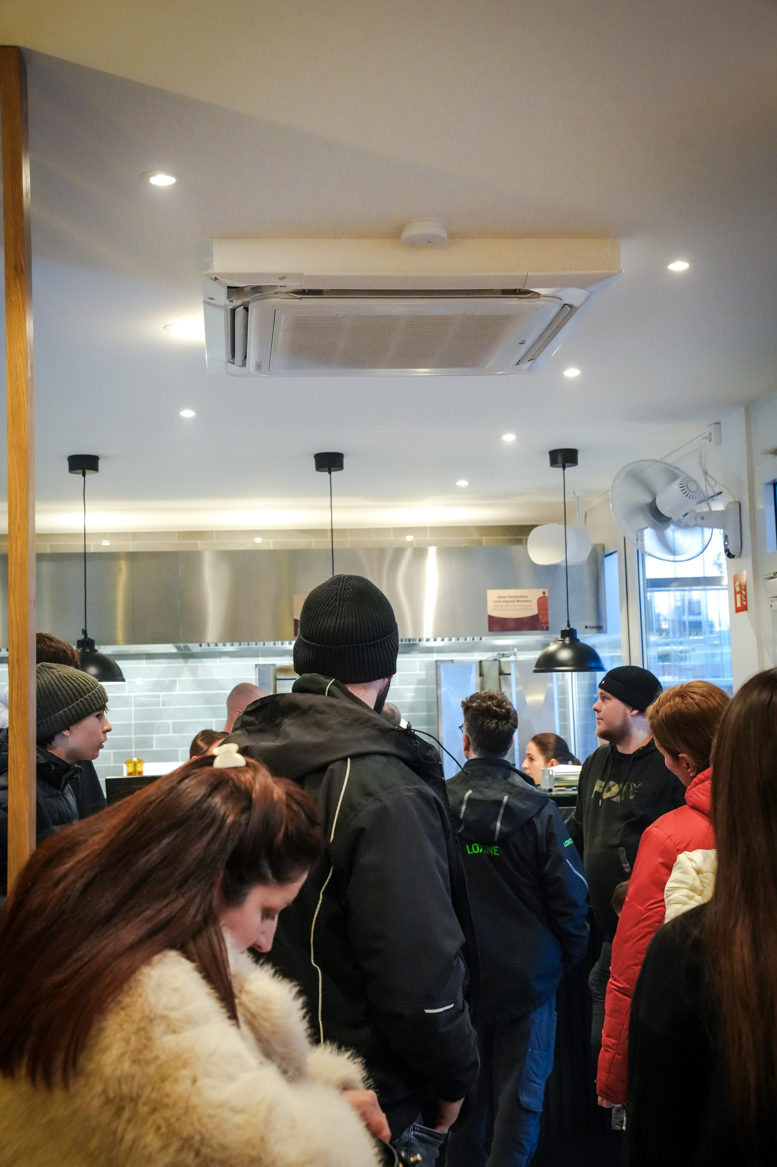 „Eröffnung-Dönerladen“. Fotografin Yuliia Turinina in Stuttgart