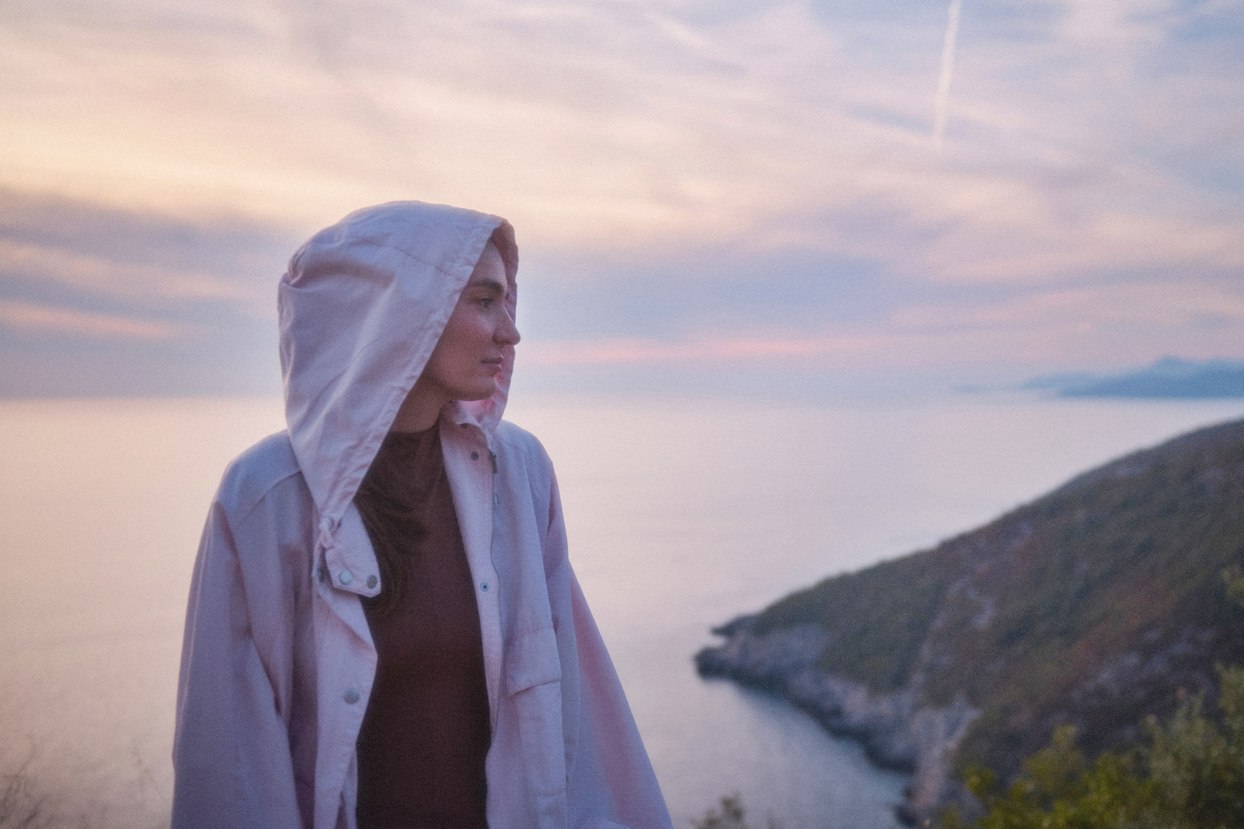 KATE OUTDOOR. Minimalist brand photographer & videographer | Raw sincerity. Pure Form