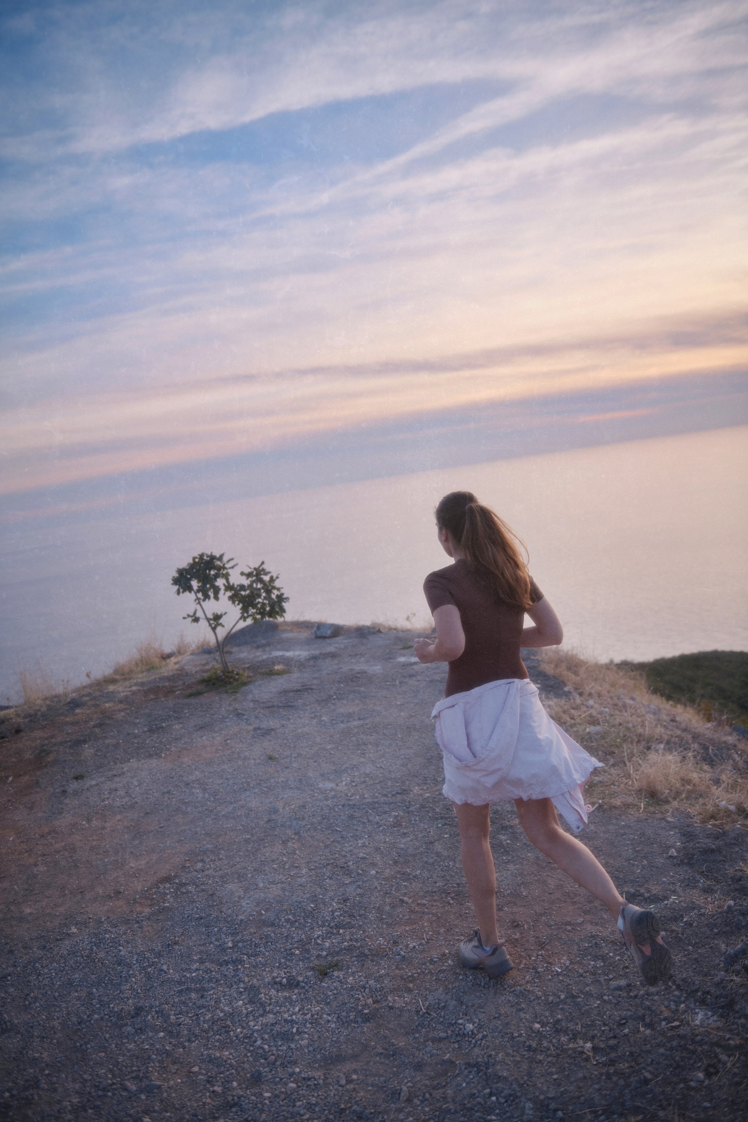KATE OUTDOOR. Minimalist brand photographer & videographer | Raw sincerity. Pure Form