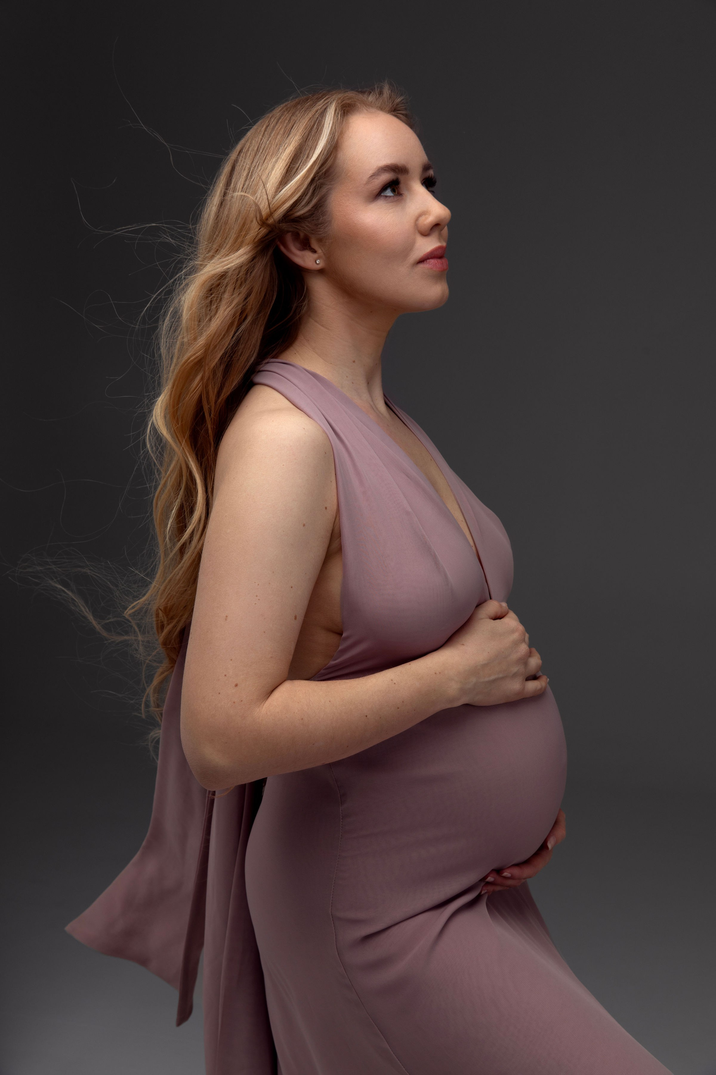 GABRIELĖ | ELEGANTIŠKA LAUKIMO FOTOSESIJA. Vestuvių ir nėščiųjų fotografė Raminta Razmaitė