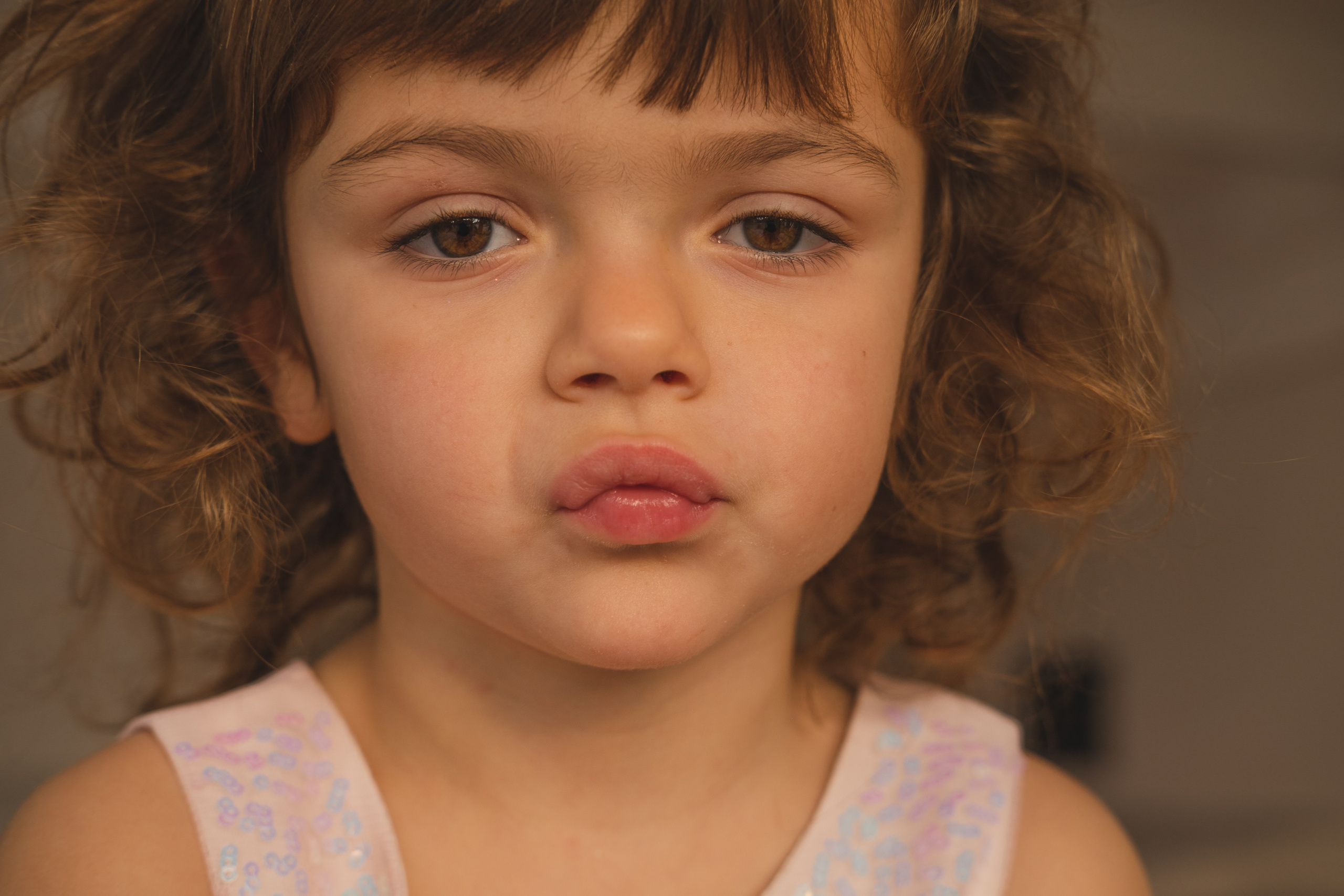 Ritratti di Bambini | Emozioni e Innocenza in Fotografia. Fotografa maternity, family e business a Pomezia e Roma – Simona Henkel