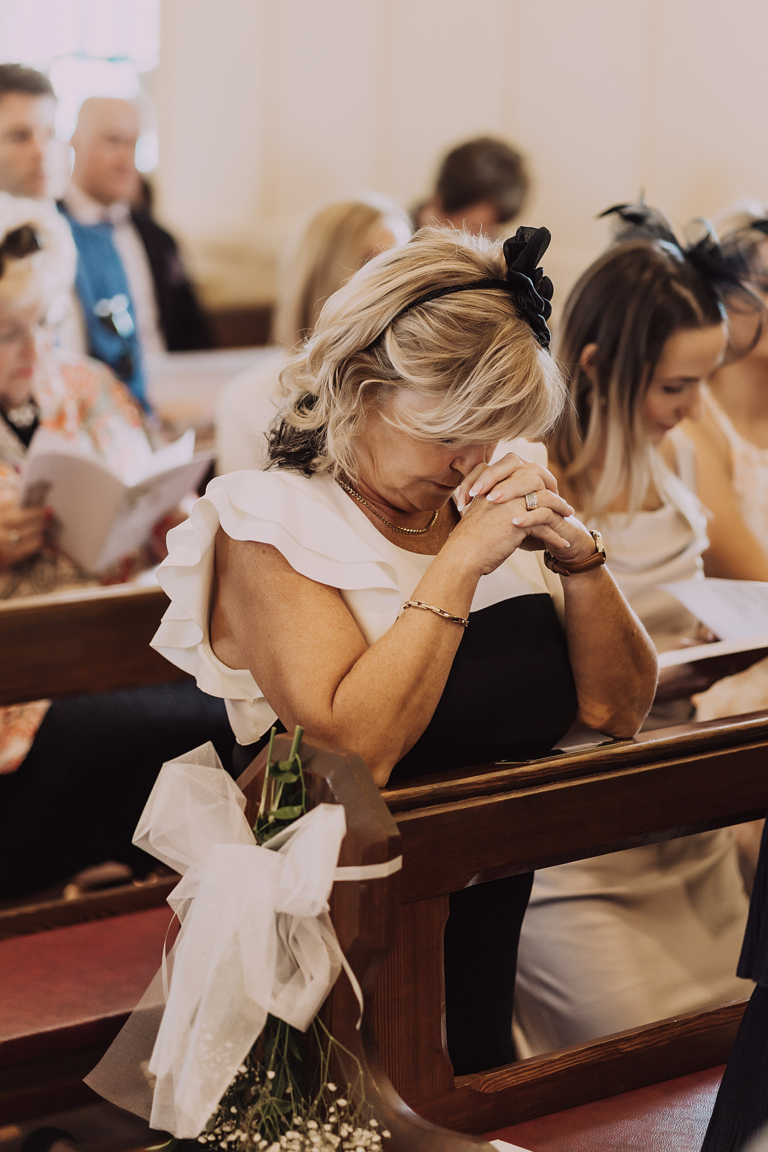 Megan & Oneias. Main