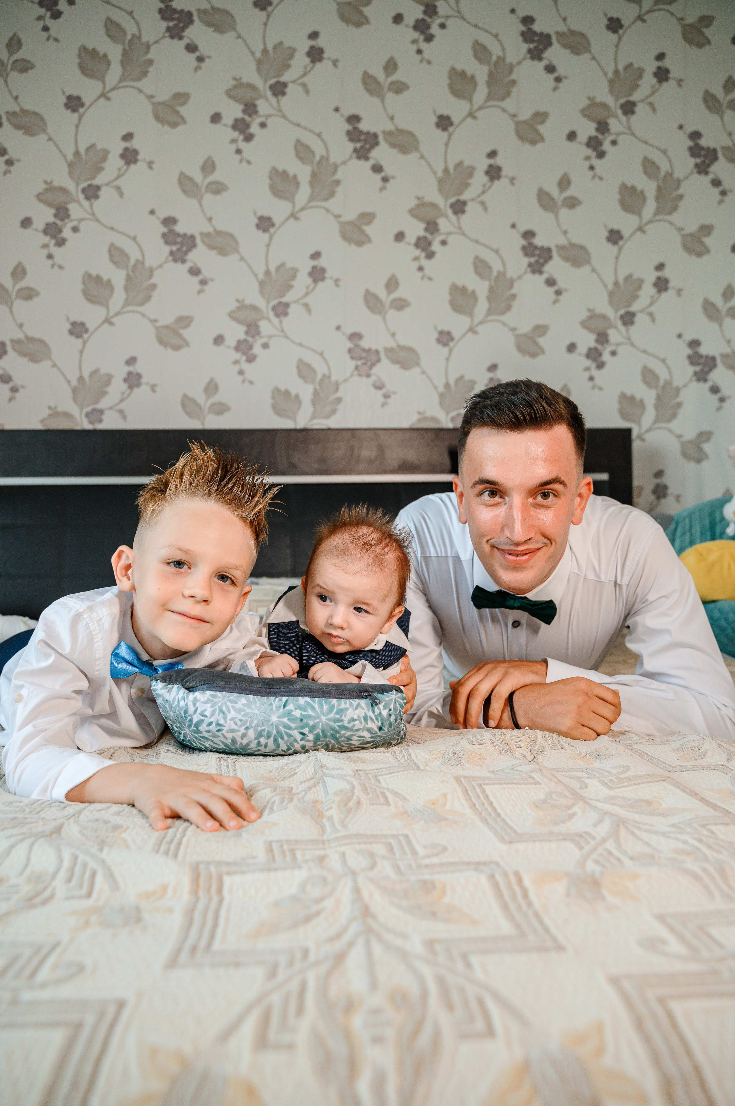 Eduard Ayan. Mugurel Olteanu Fotograf