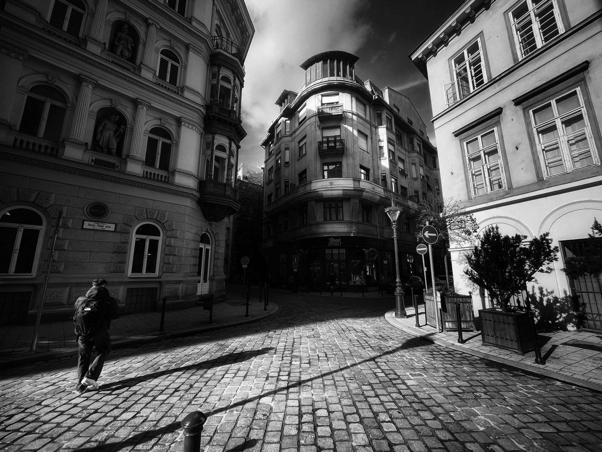Papnövelde Ut | Budapest 2026 | IPHONE 12 PRO