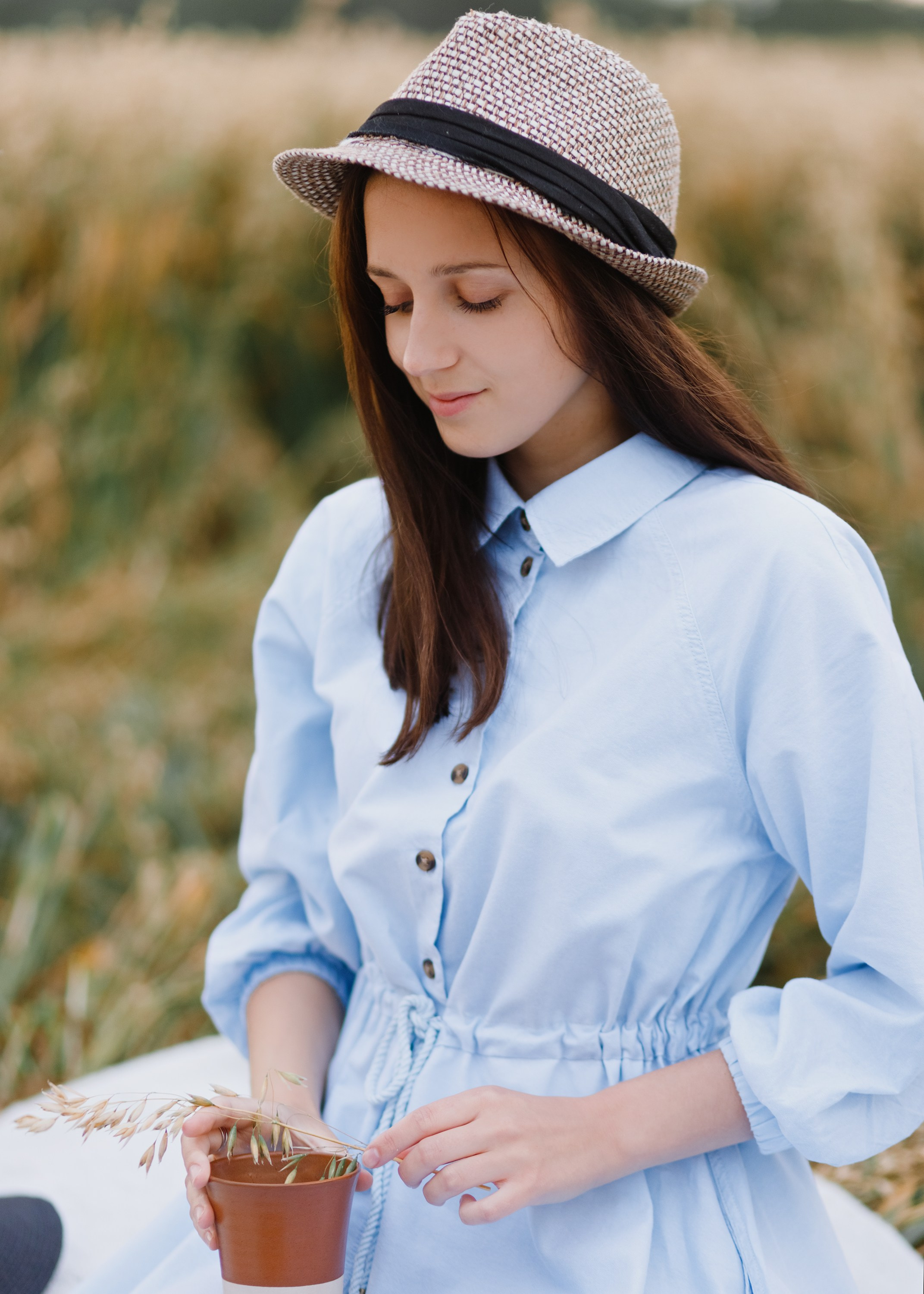 Katya | tenderness in the field. Kaja | fotograf psów we Wrocławiu