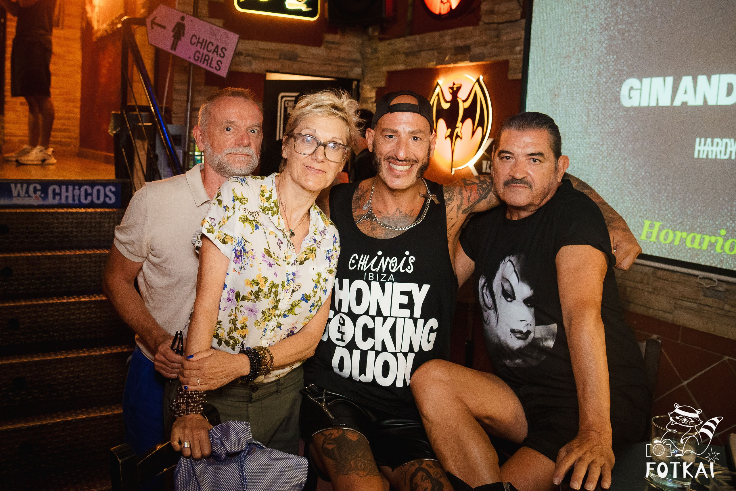 Monroe’s Rock Bar Torrevieja: Reportaje fotográfico 01.08.25 | FOTKAI