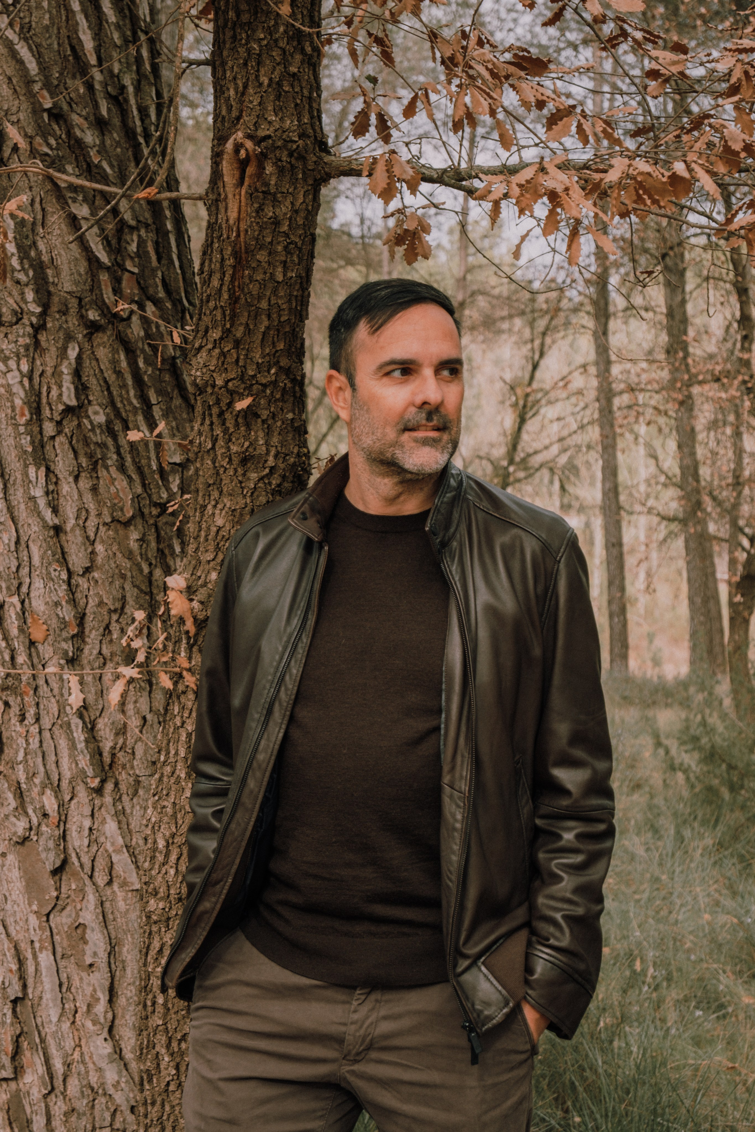 Sesión familiar en el bosque. Fotografía profesional en Calafell - Elena Medvedeva