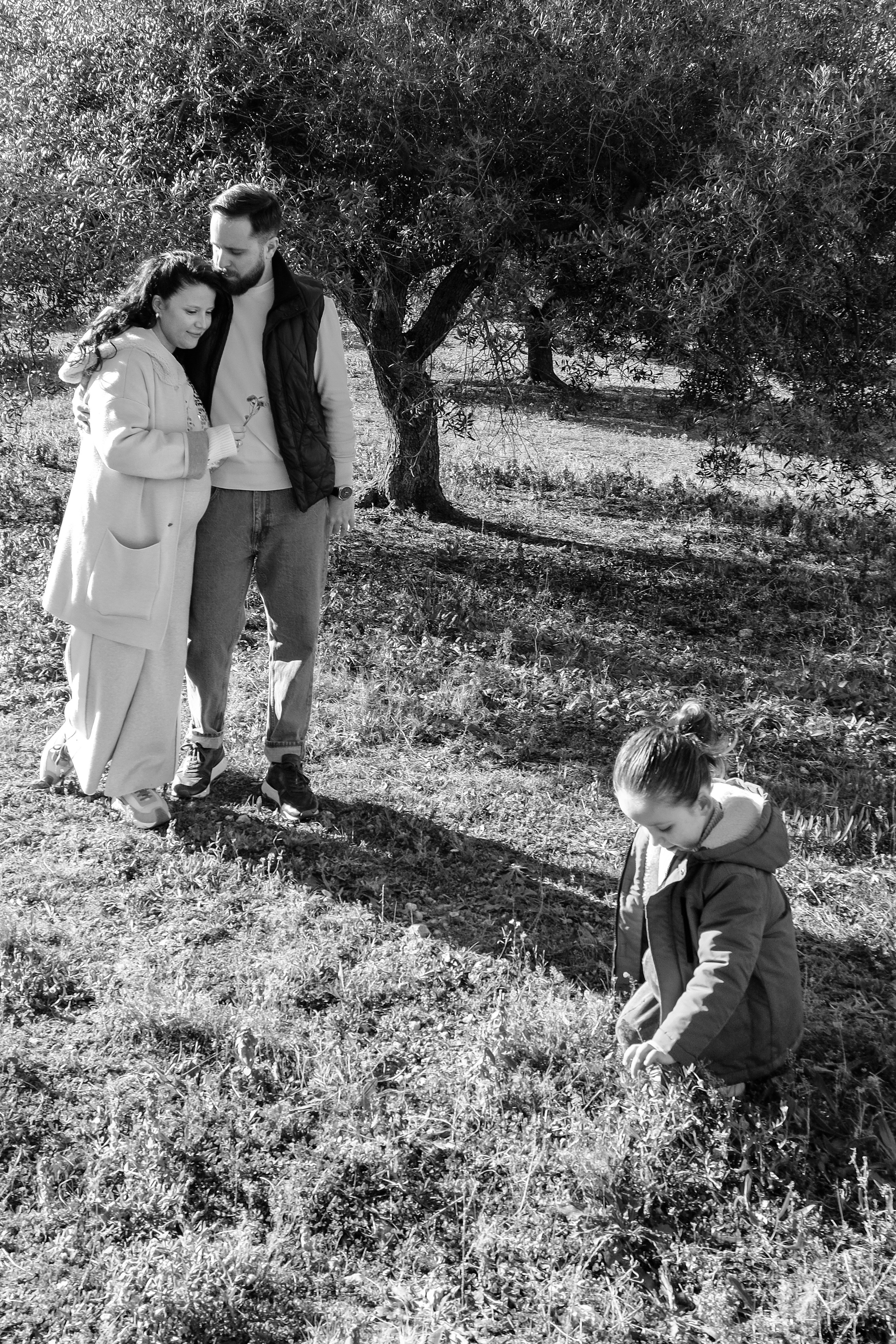 Sesión familiar embarazo. Fotografía profesional en Calafell - Elena Medvedeva