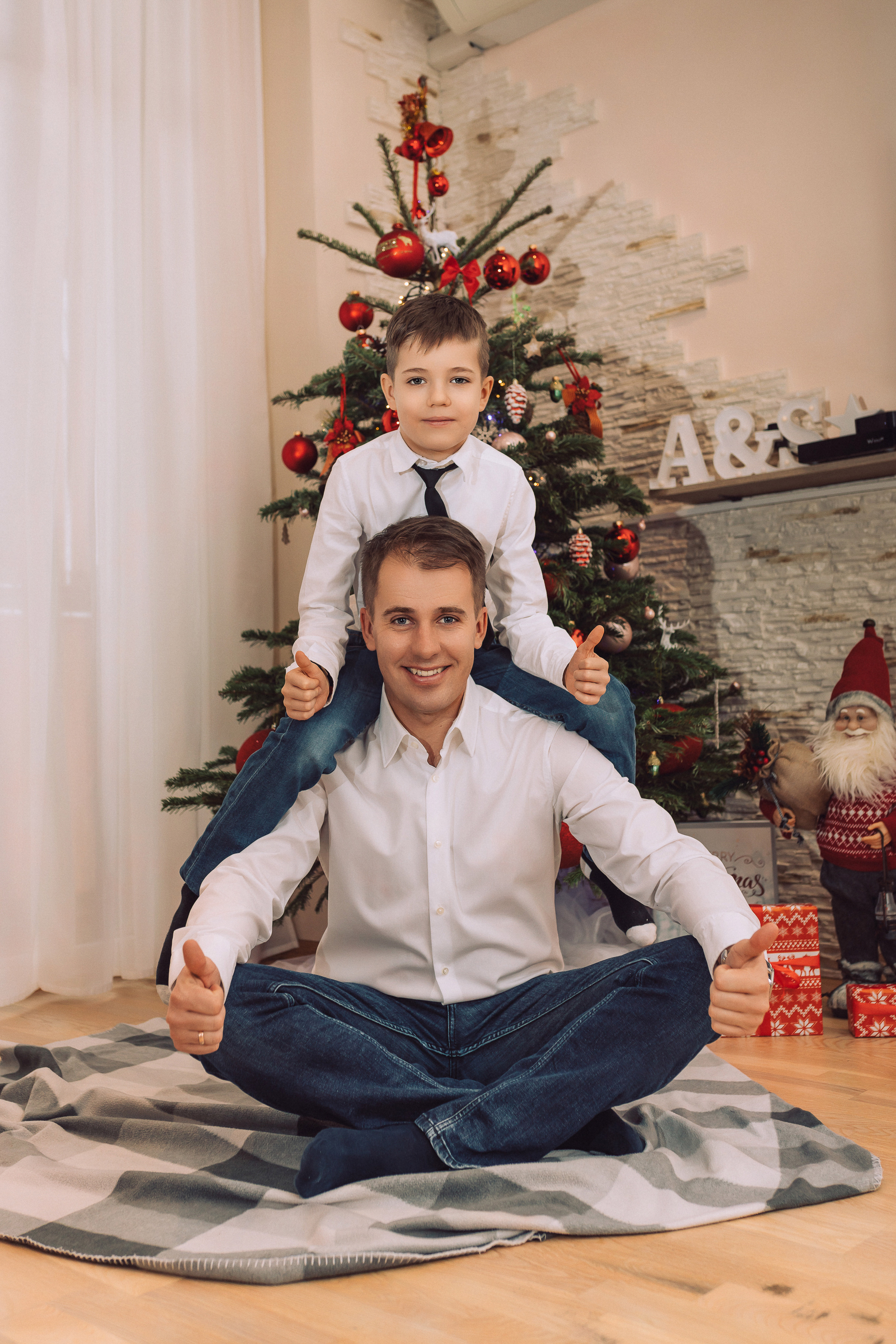Christmas family. Photographer Eduard Nesterov | Фотограф — Эдуард Нестеров