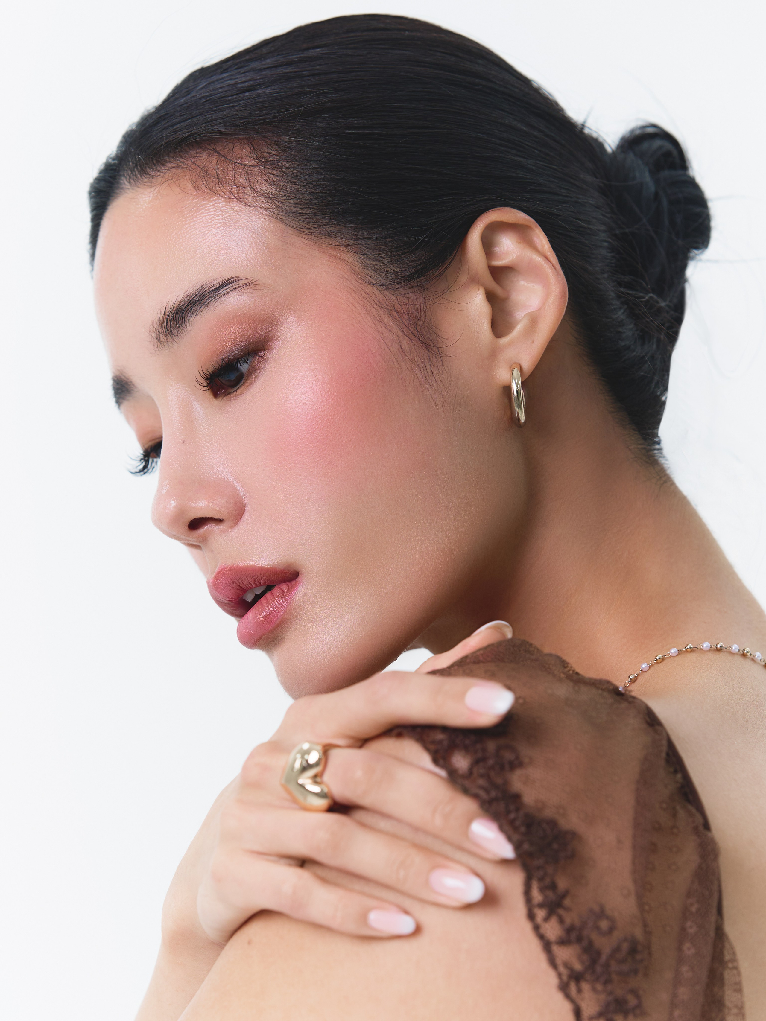 #L 17 Minhee. Alisha Geva | Photographer in Dubai