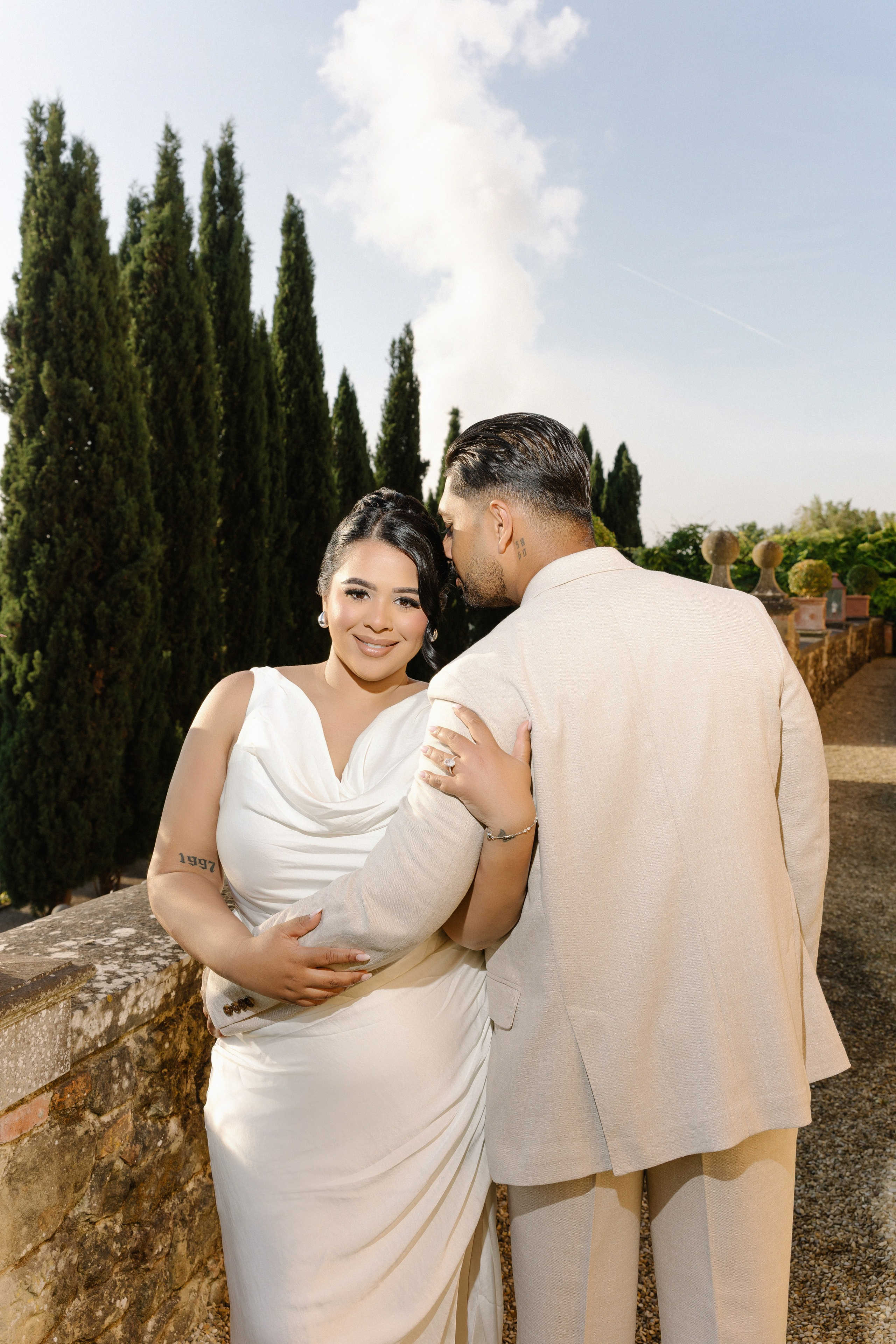 Pre-wedding in Tuscany. Wedding photographer Italy
