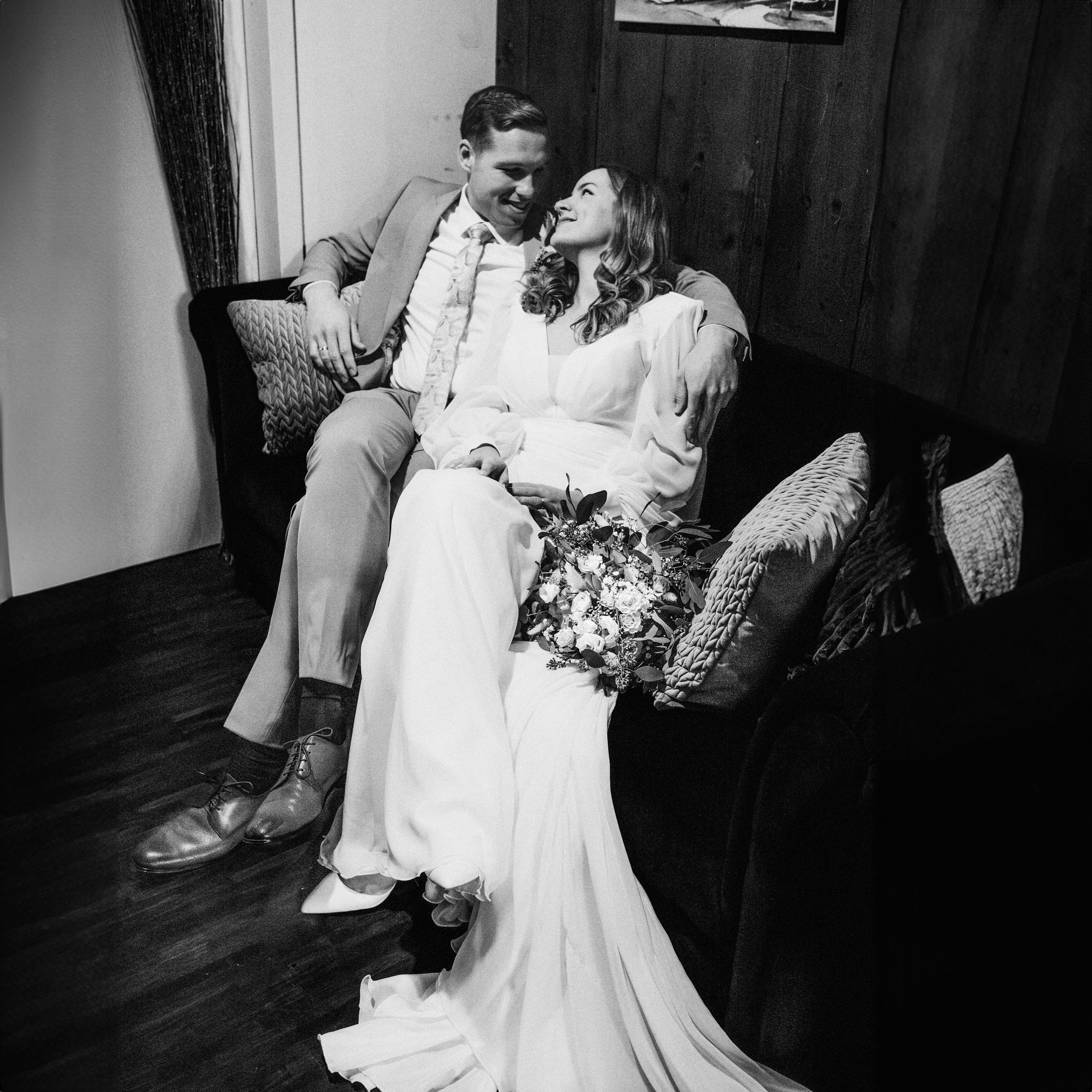 Joelle & Marius. GoldenHourStory