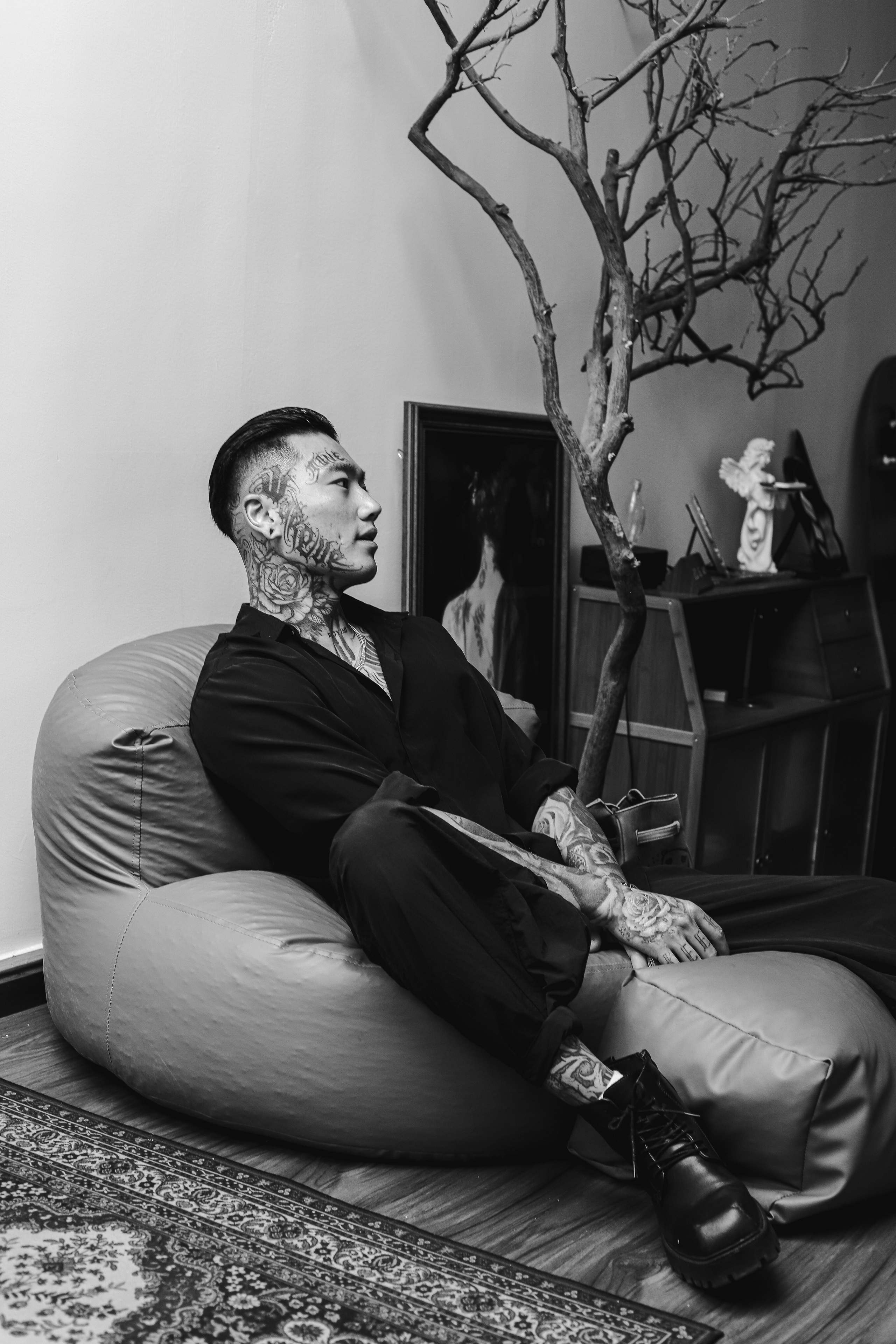 Eee. Editorial Portrait Photographer in Brighton specialising in Men, Artists and Performers | Violeta Orlauskaite