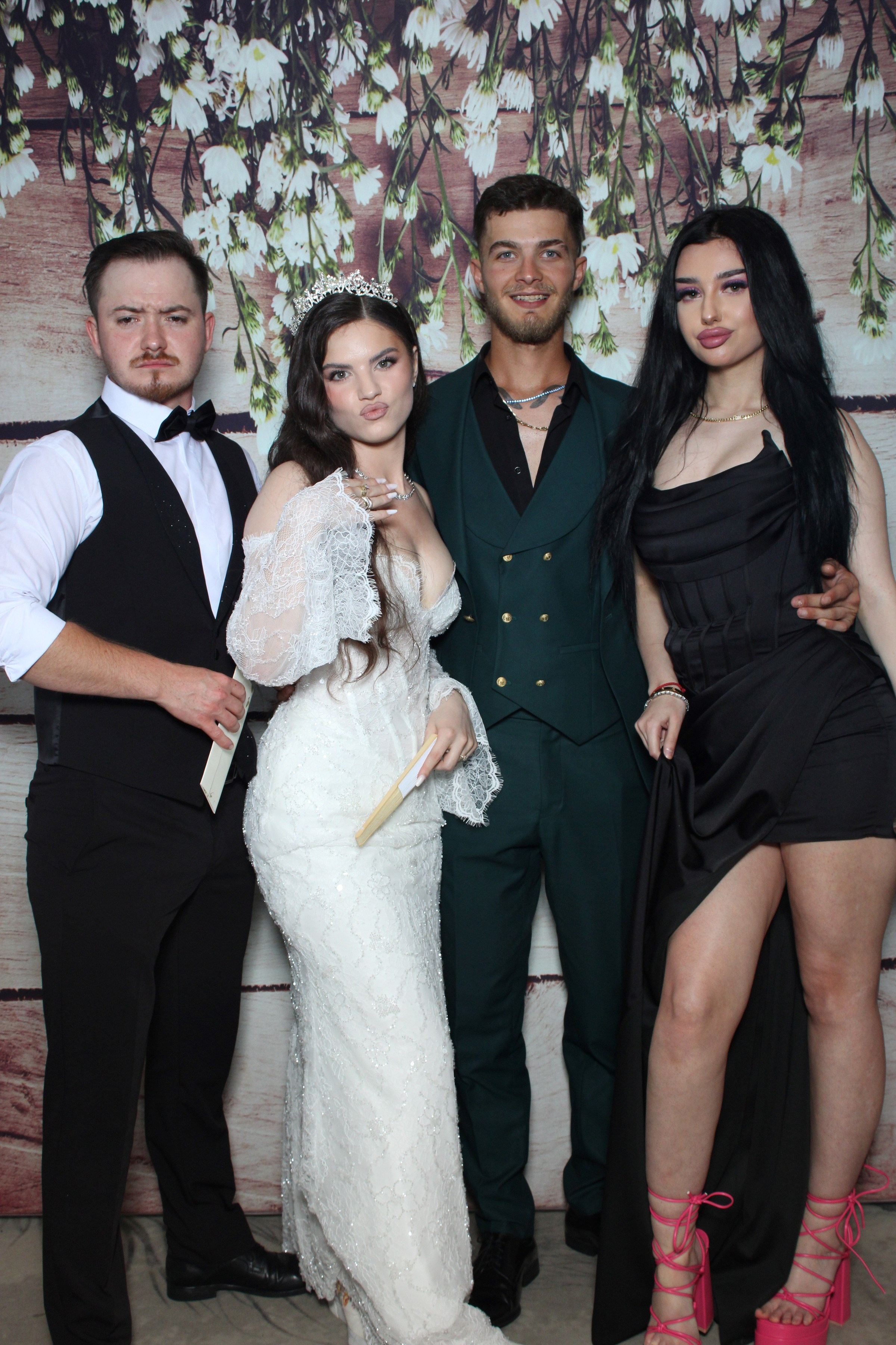 Nunta Denisa & Daniel – Zâmbete și distracție cu Oglinda Amintirilor Suceava