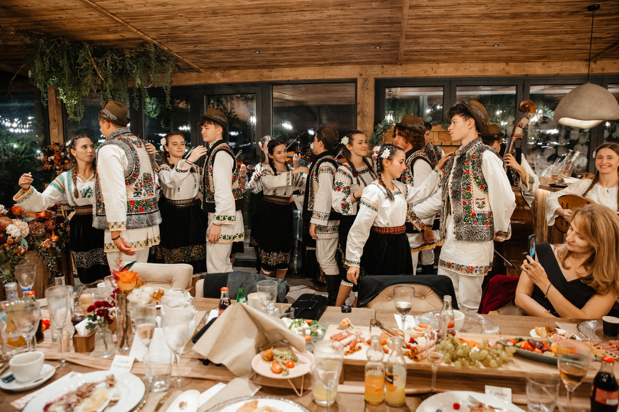 Nunta de Poveste la Sucevița: Cristi și Andreea. Servicii foto-video profesionale, pentru momente de neuitat