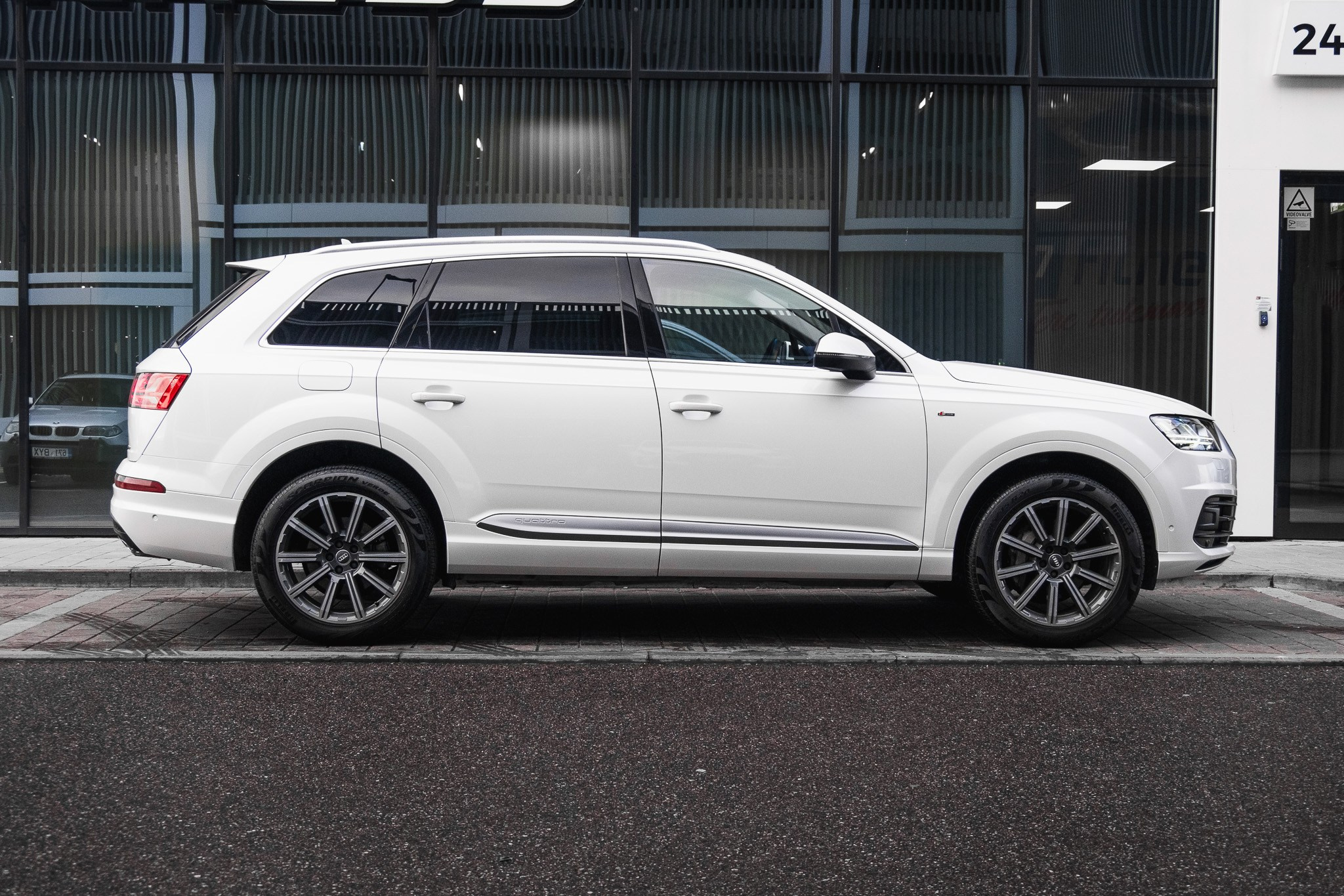 AUDI Q7. LOHA VISUALS — AUTOMOTIVE PHOTOGRAPHY