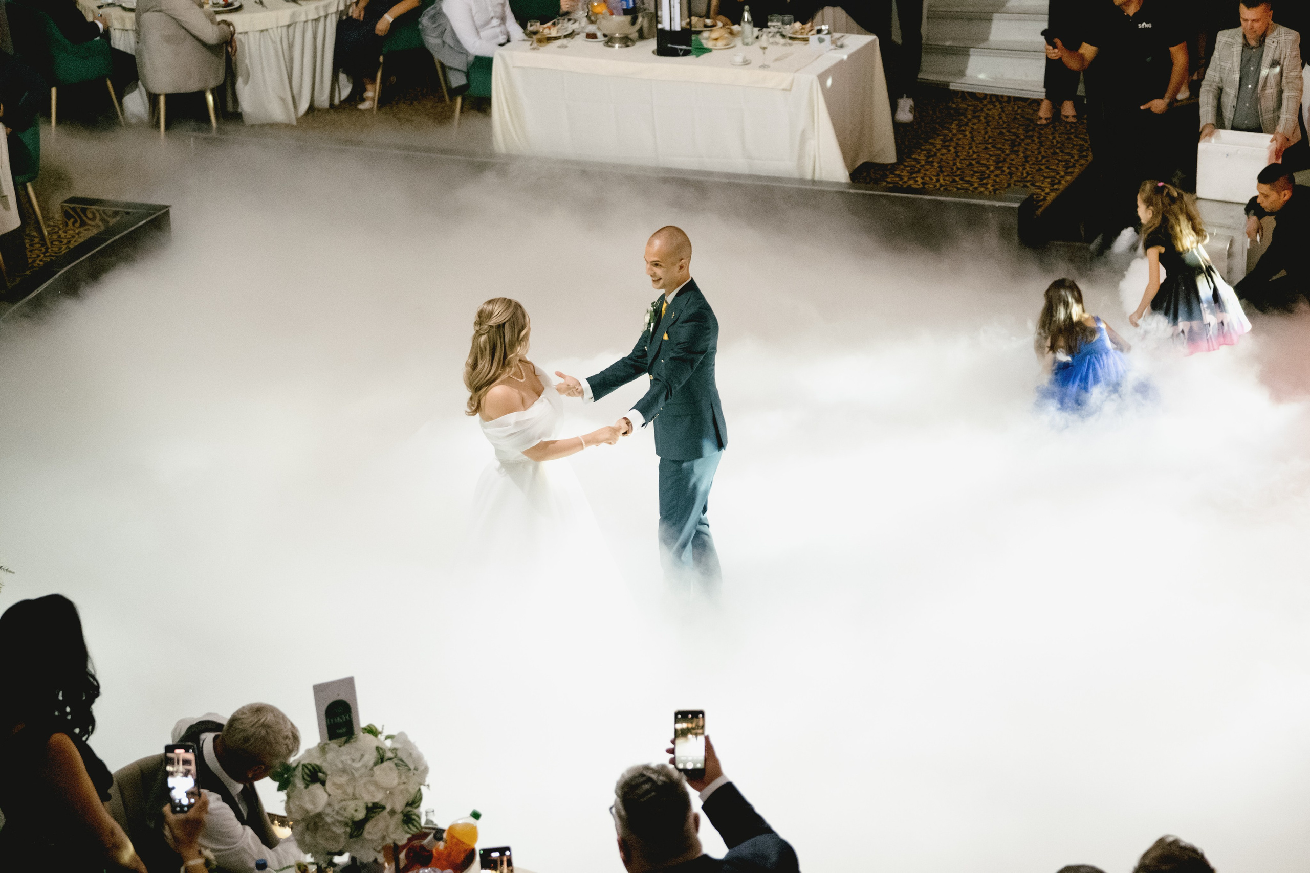 Bianca & Mihnea Pitesti. MDimaFotoStudio. Fotograf de nuntă, evenimente private și de familie