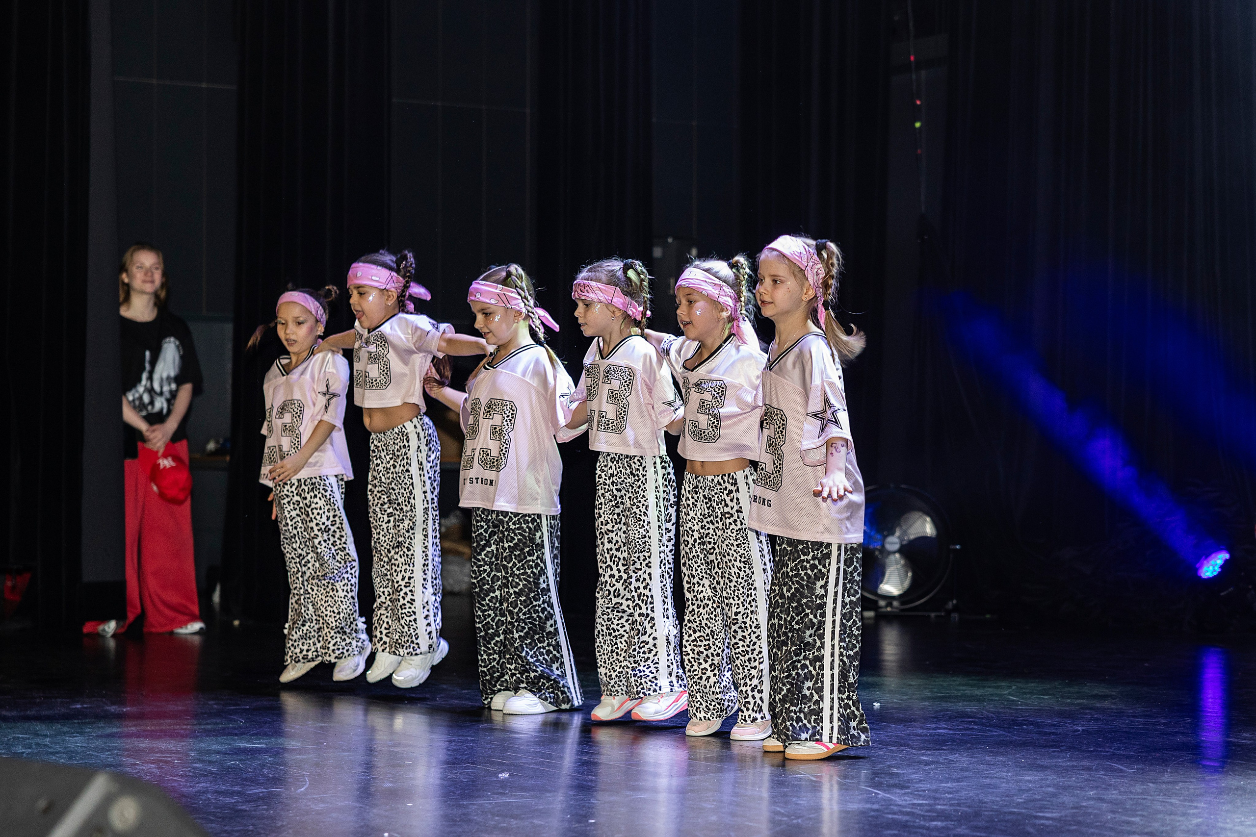 LEO DANCE SHOW WINTER 2025. Семейный и детский фотограф в Варшаве Мила Бобровская