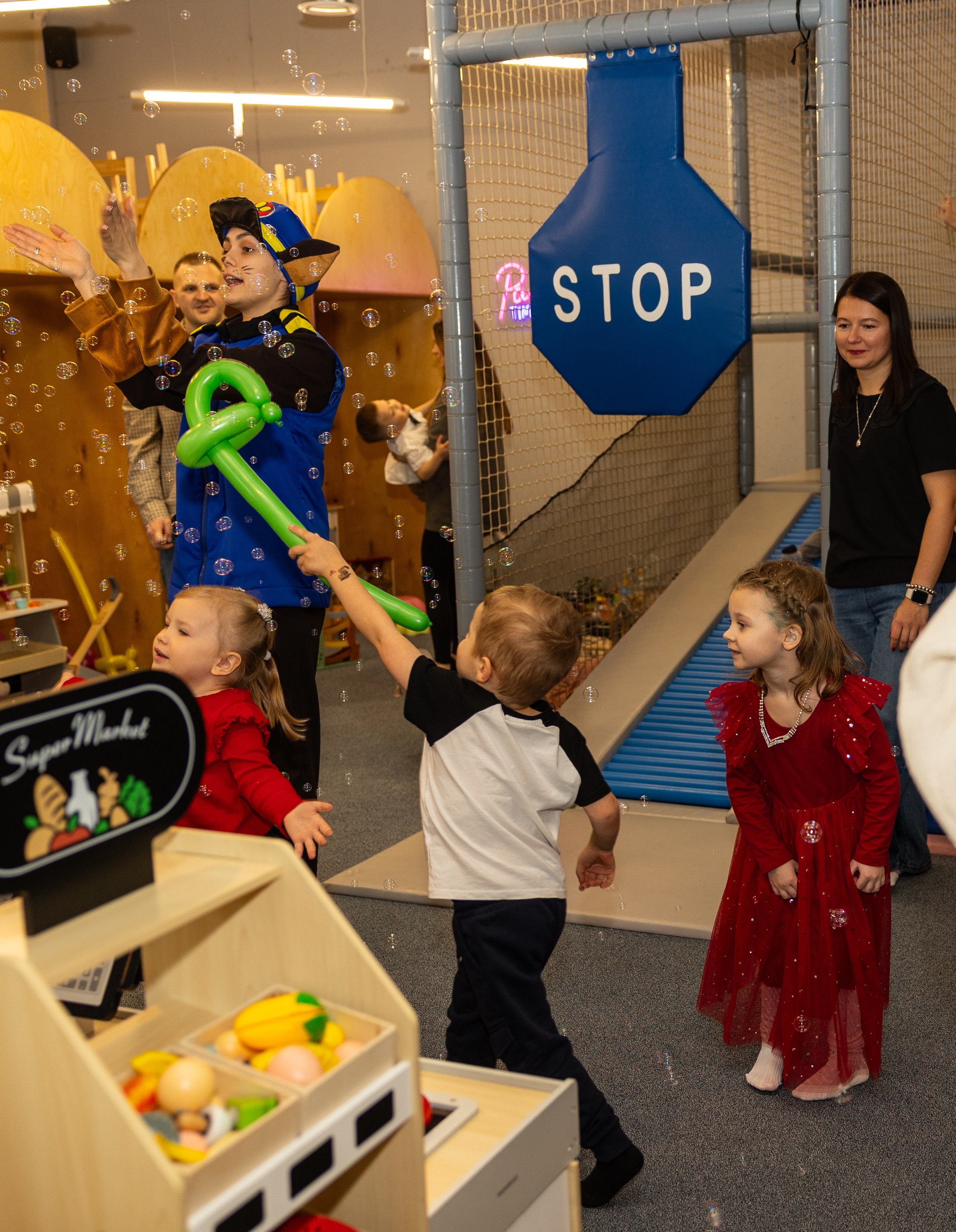 День рождения Артёма 24 января 2026 года. Семейный и детский фотограф в Варшаве Мила Бобровская