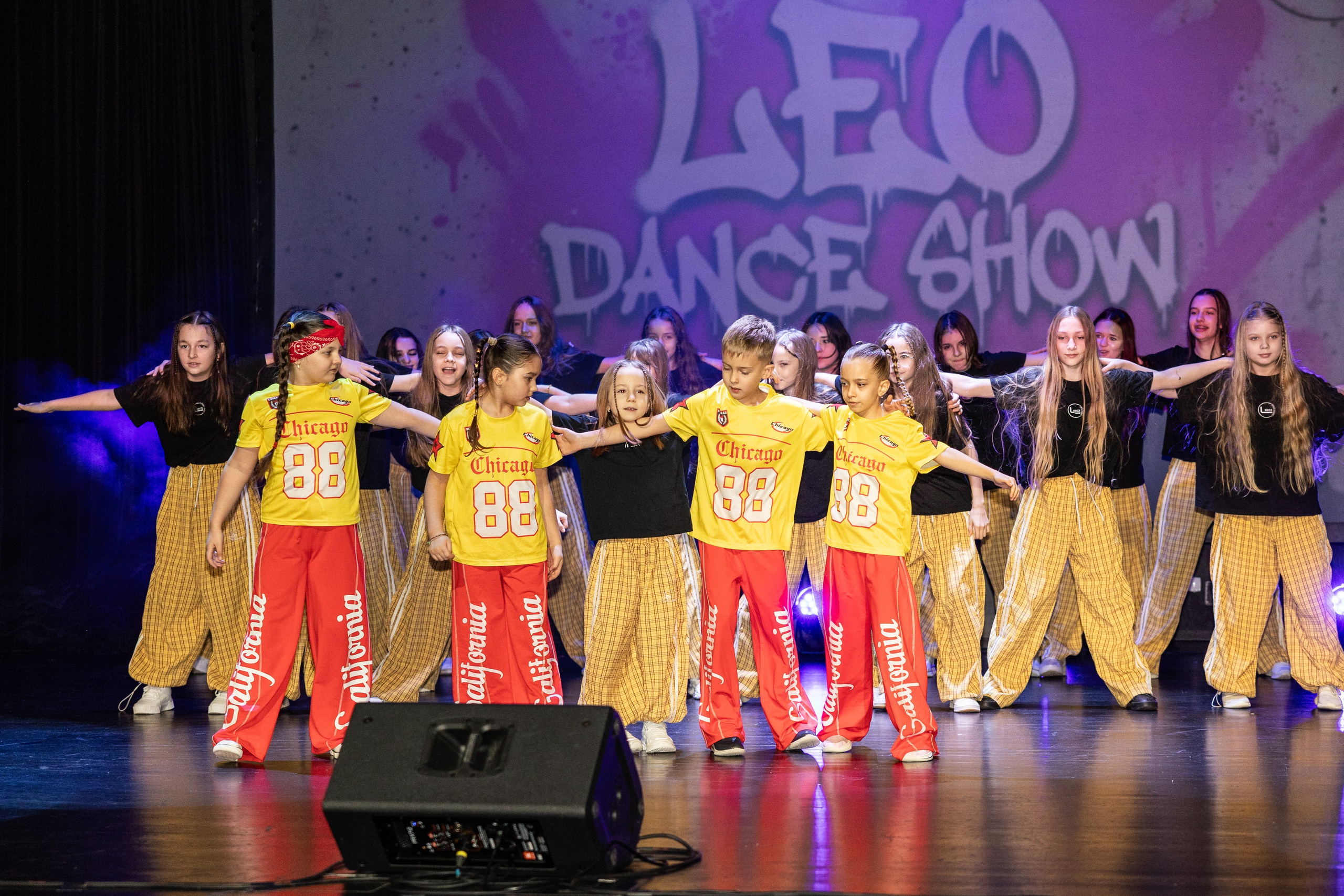 LEO DANCE SHOW WINTER 2025. Семейный и детский фотограф в Варшаве Мила Бобровская