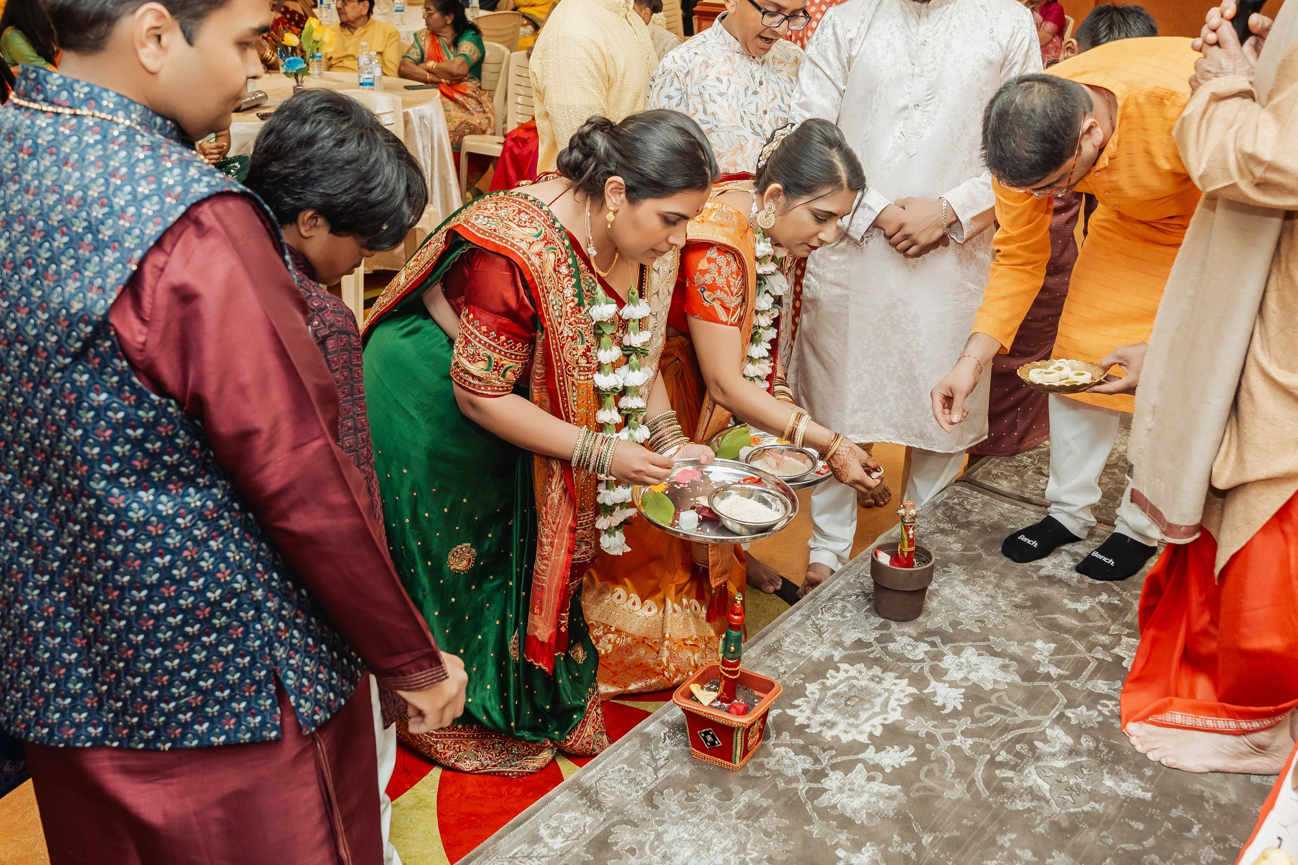 Darshil & Shailja. Wedding Photographer & Cinematographer studios