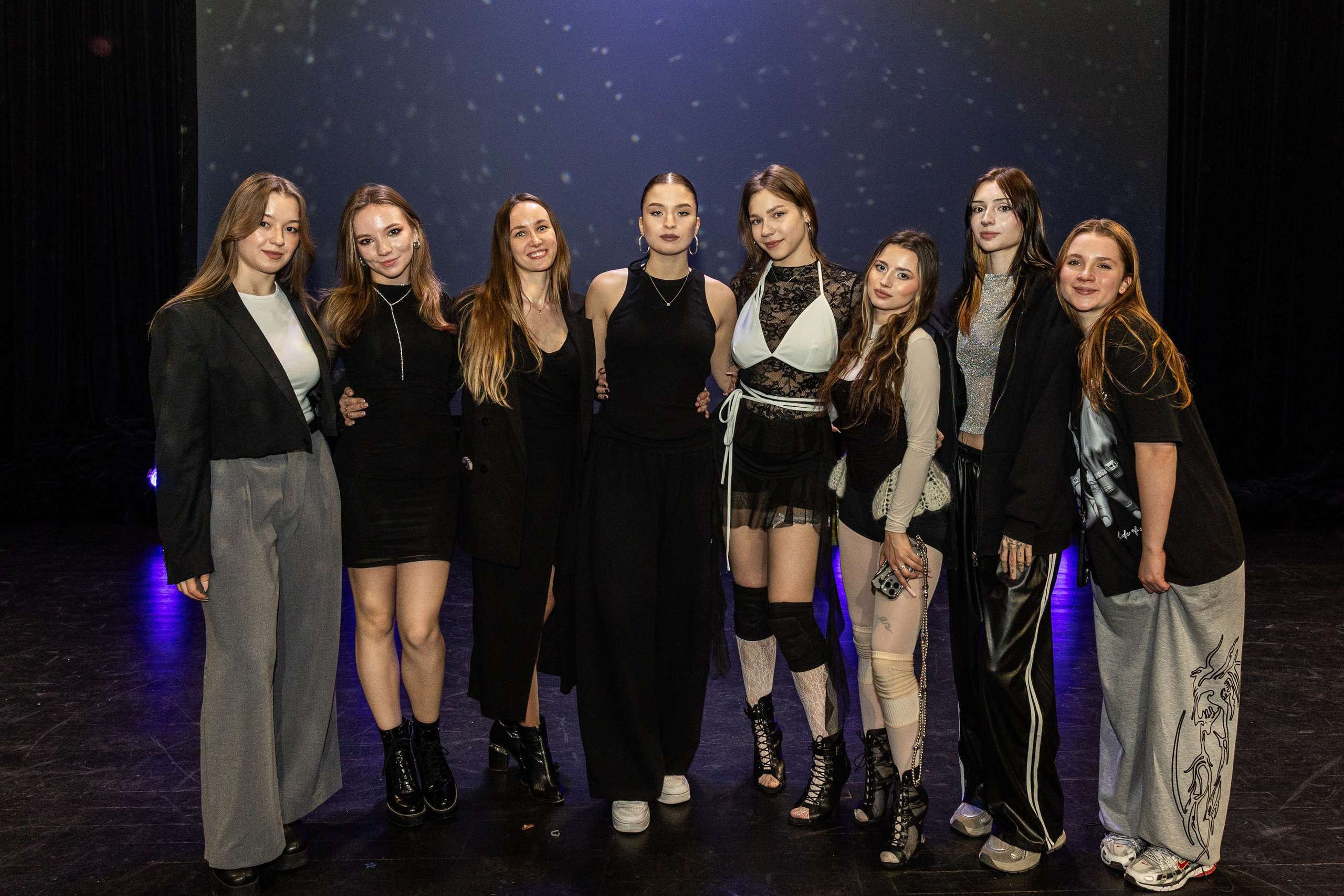 LEO DANCE SHOW WINTER 2025. Семейный и детский фотограф в Варшаве Мила Бобровская