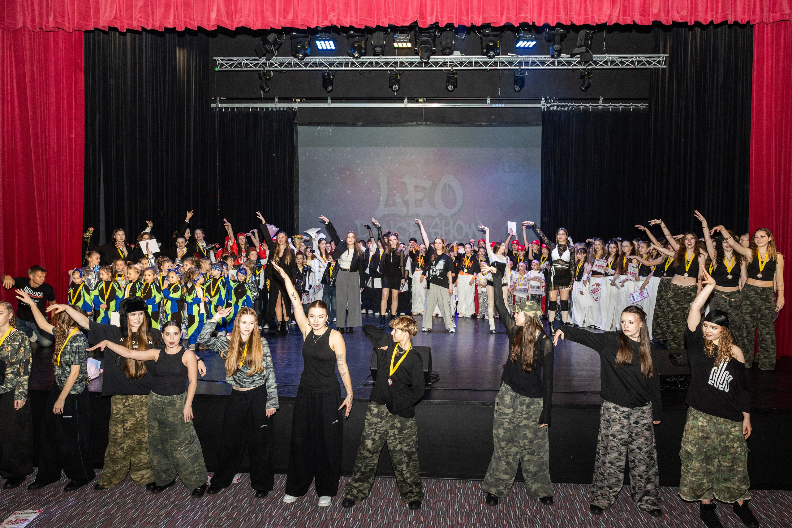 LEO DANCE SHOW WINTER 2025. Семейный и детский фотограф в Варшаве Мила Бобровская