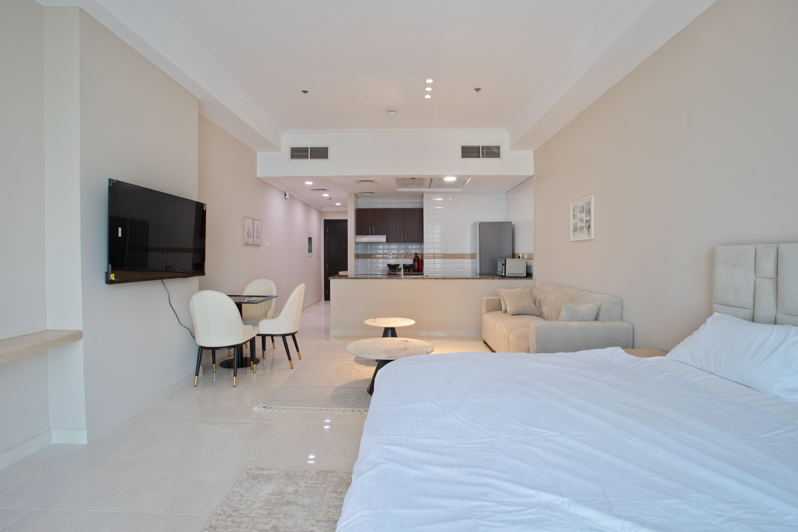 Court Tower. Samy Mar Boy │Portrait, Automotive and Real Estate Photographer