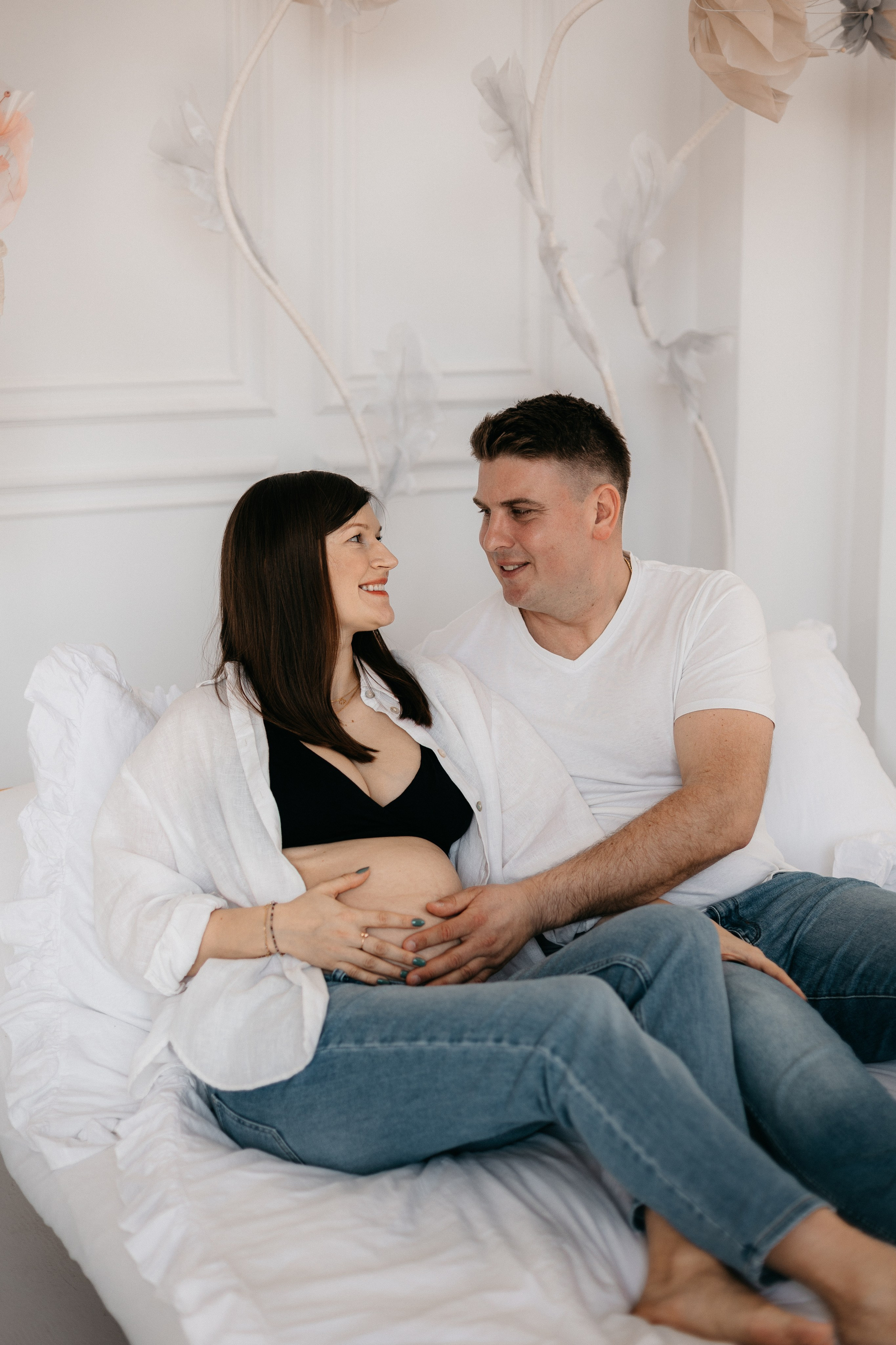 Pełna emocji fotografia sesja ciążowa lifestyle | Natalia Malinowska Fotografia | Augustów Warszawa. Natalia Malinowska Fotografia | Fotograf ślubny i rodzinny Augustów Warszawa