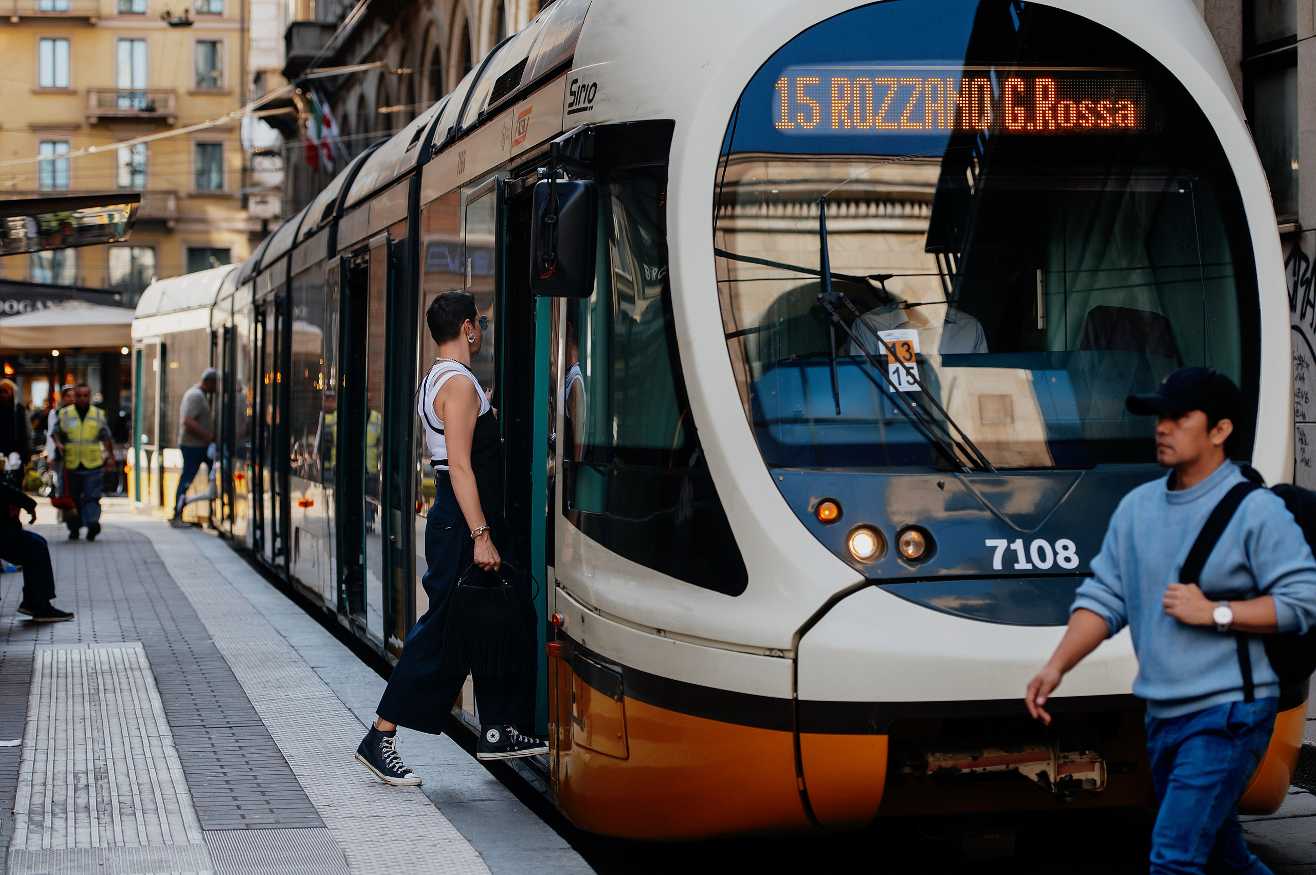 Milan, Autumn 🍂, Julia. Wedding photographer from Moldova Alexey Chipchiu