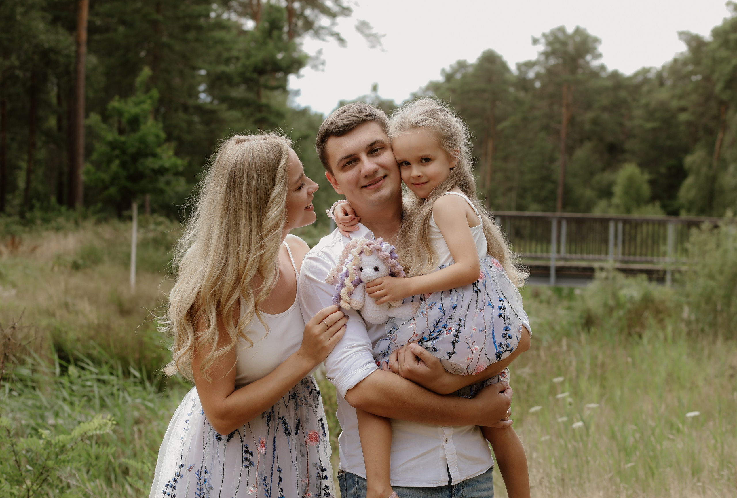 Familienshooting in den Viernheimer Dünen – natürliche Outdoor-Familienfotos