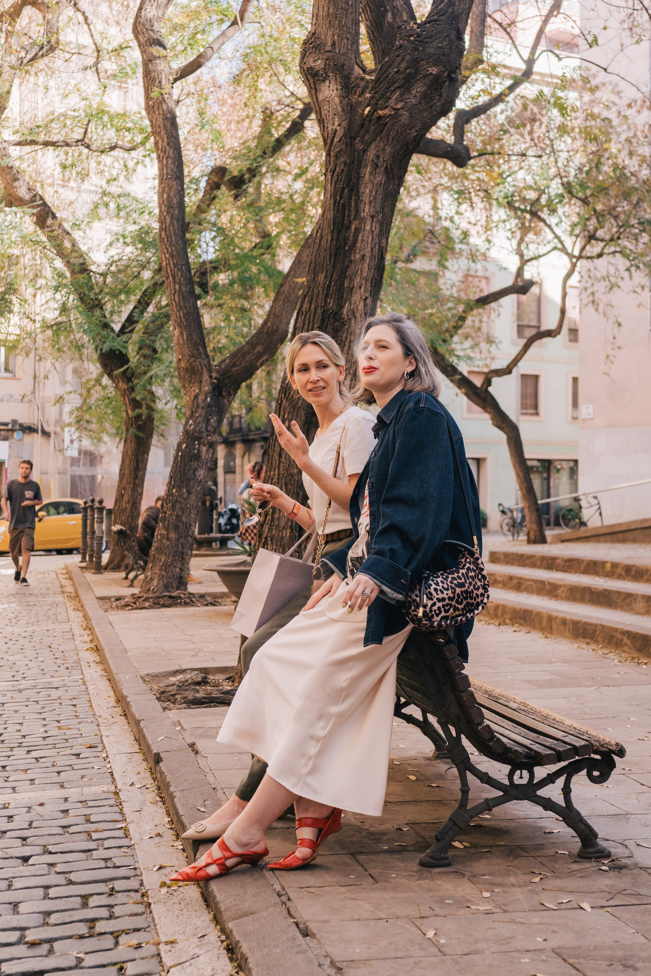 Yulia and friends. Photographer Kristina Dorina