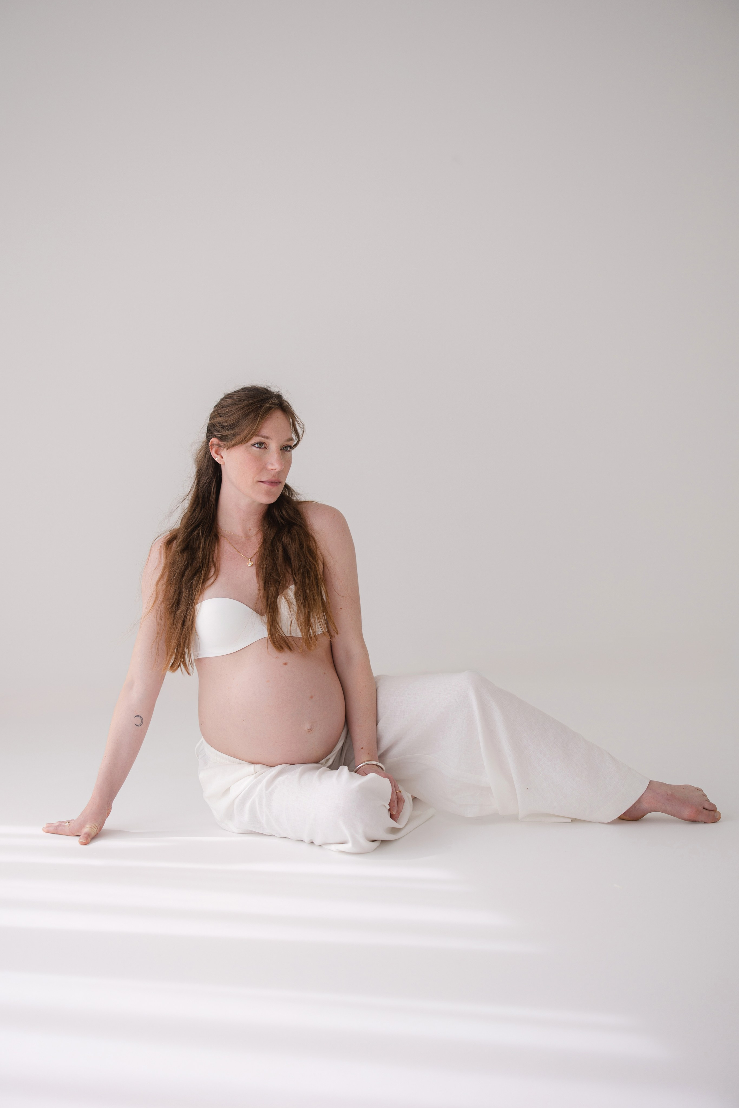Moderne und minimalistische Schwangerschaftsfotografie in Zürich & Uster, Schweiz. Wedding and Family Photographer Switzerland and Italy. Valeria Diaz