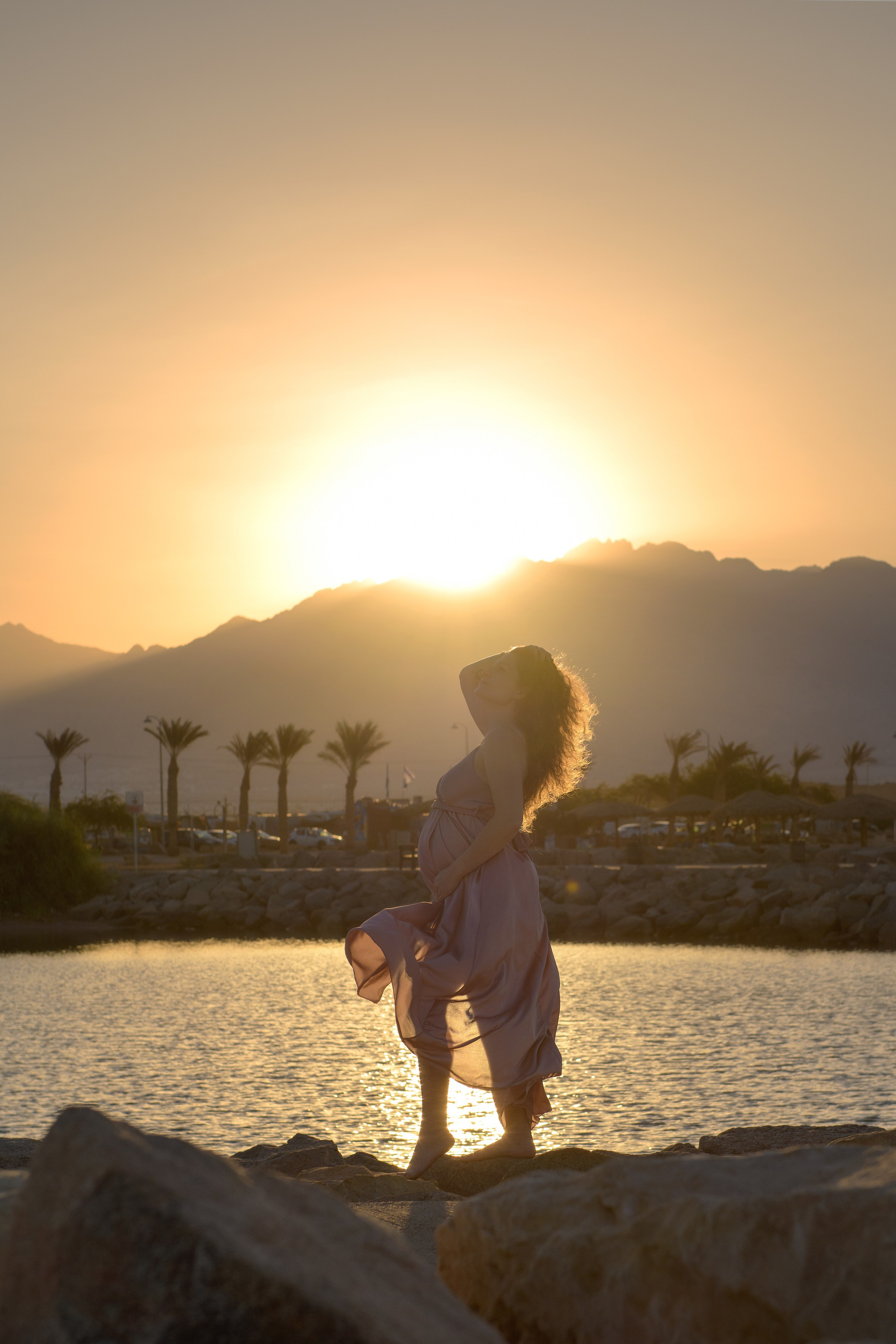 Julia & Dmitriy pregnancy photoshoot on the Red seacoast. צלמת משפחה ילדים הריון וסיפורי אהבה באילת ישראל אולגה אמצ'יסלבסקי