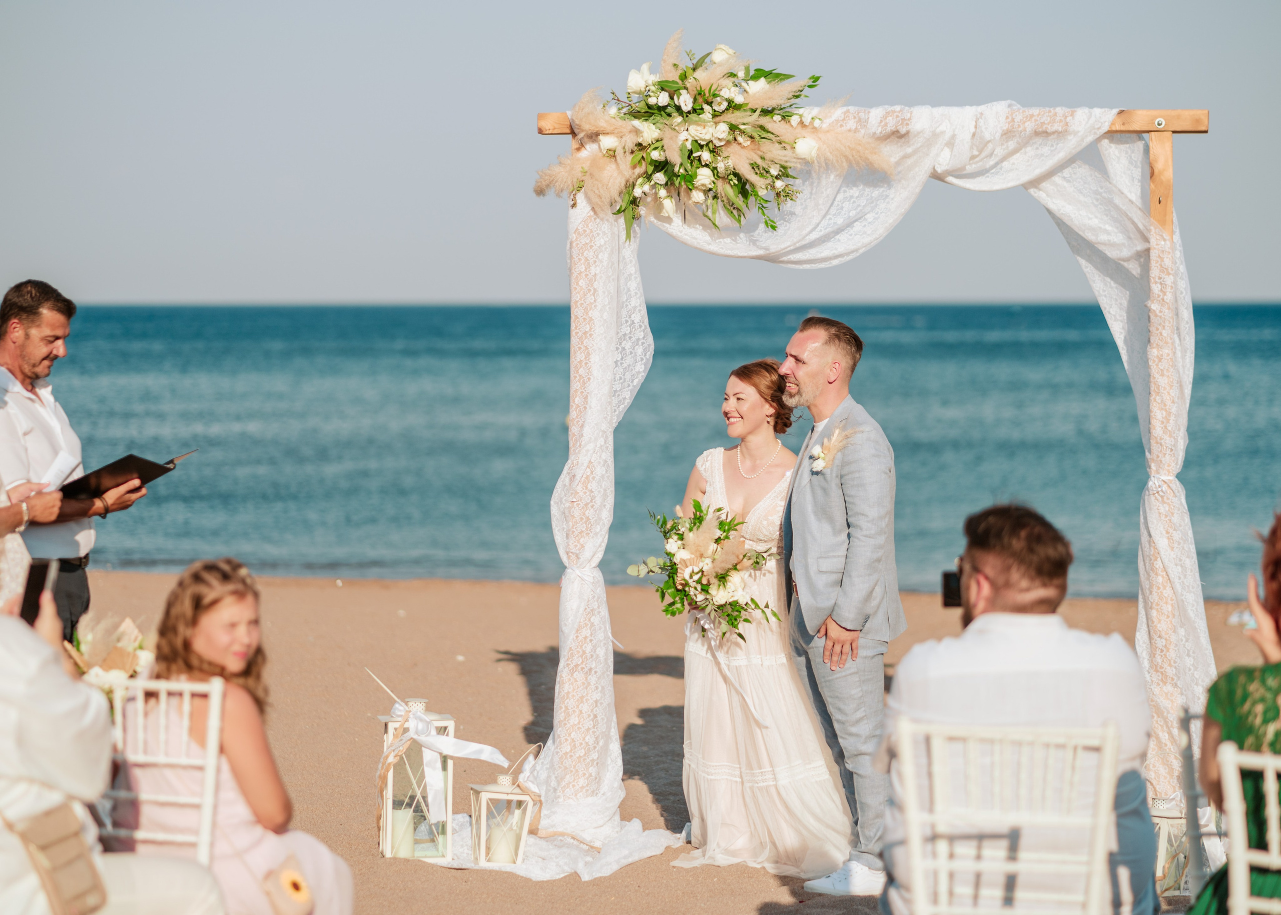 Ken and Elli. Renate Woeste | Wedding planner in Rhodes. Creating dream weddings by the sea. Let’s make your special day unforgettable