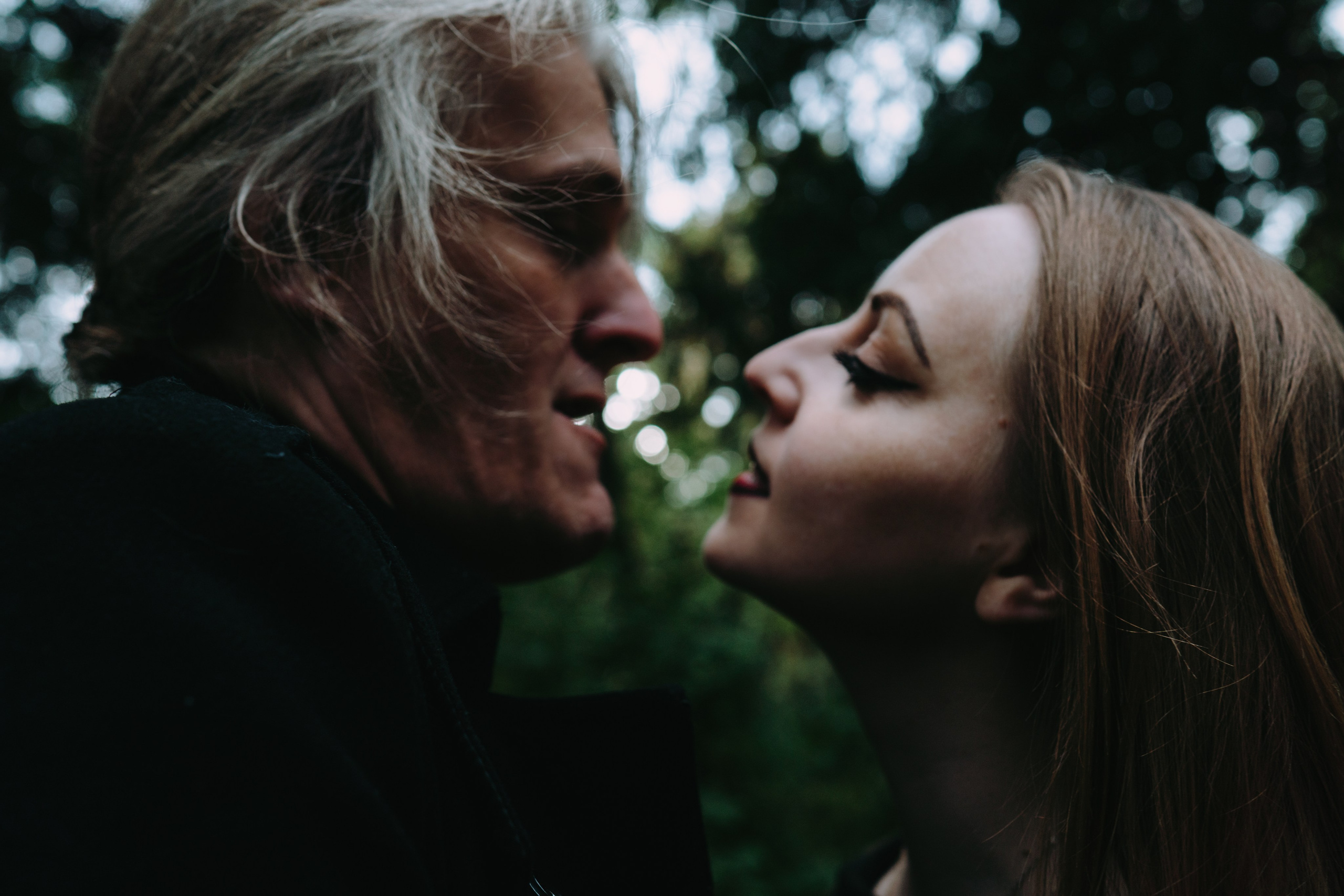 Maria and Eric. Главное меню