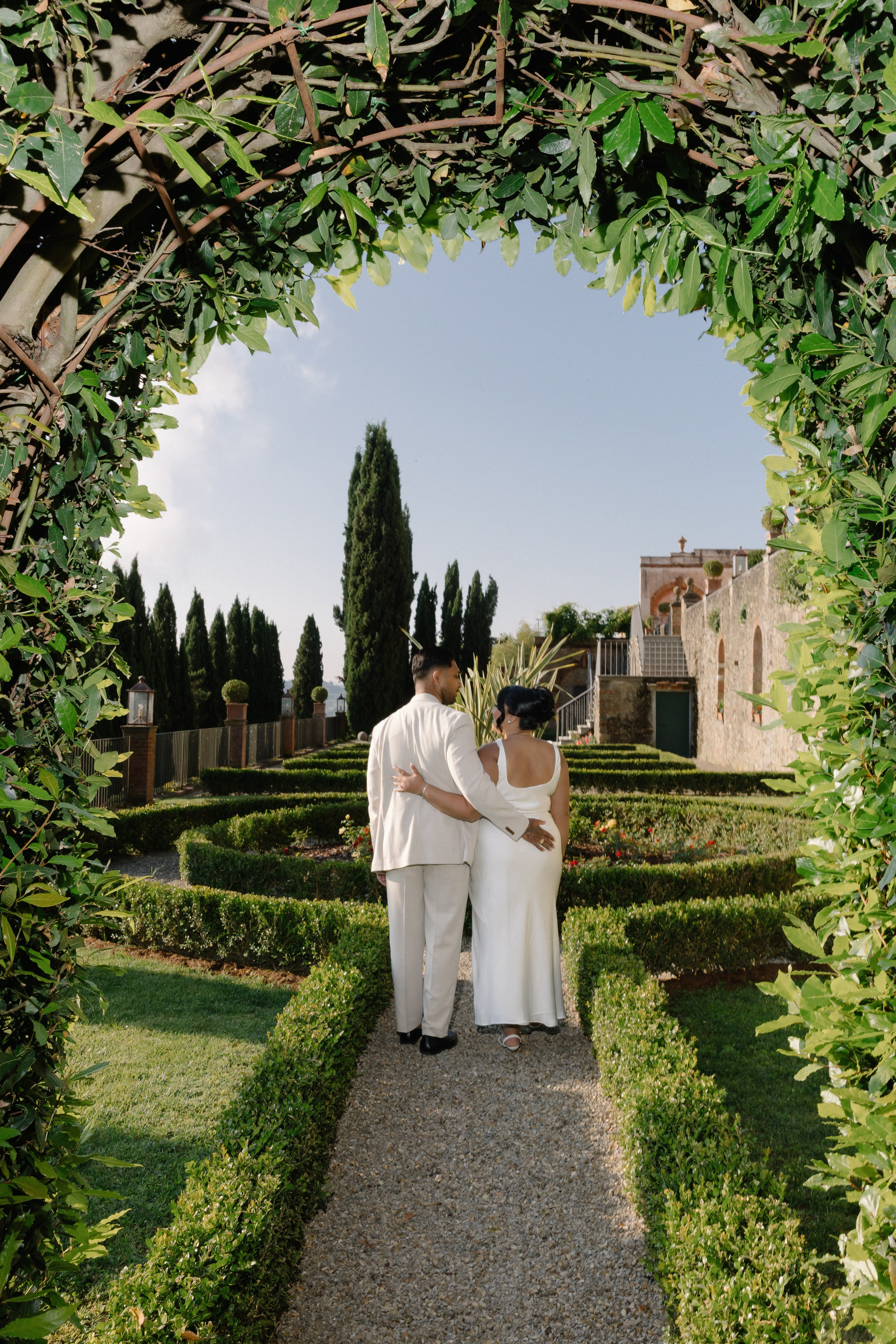 Pre-wedding in Tuscany. Wedding photographer Italy
